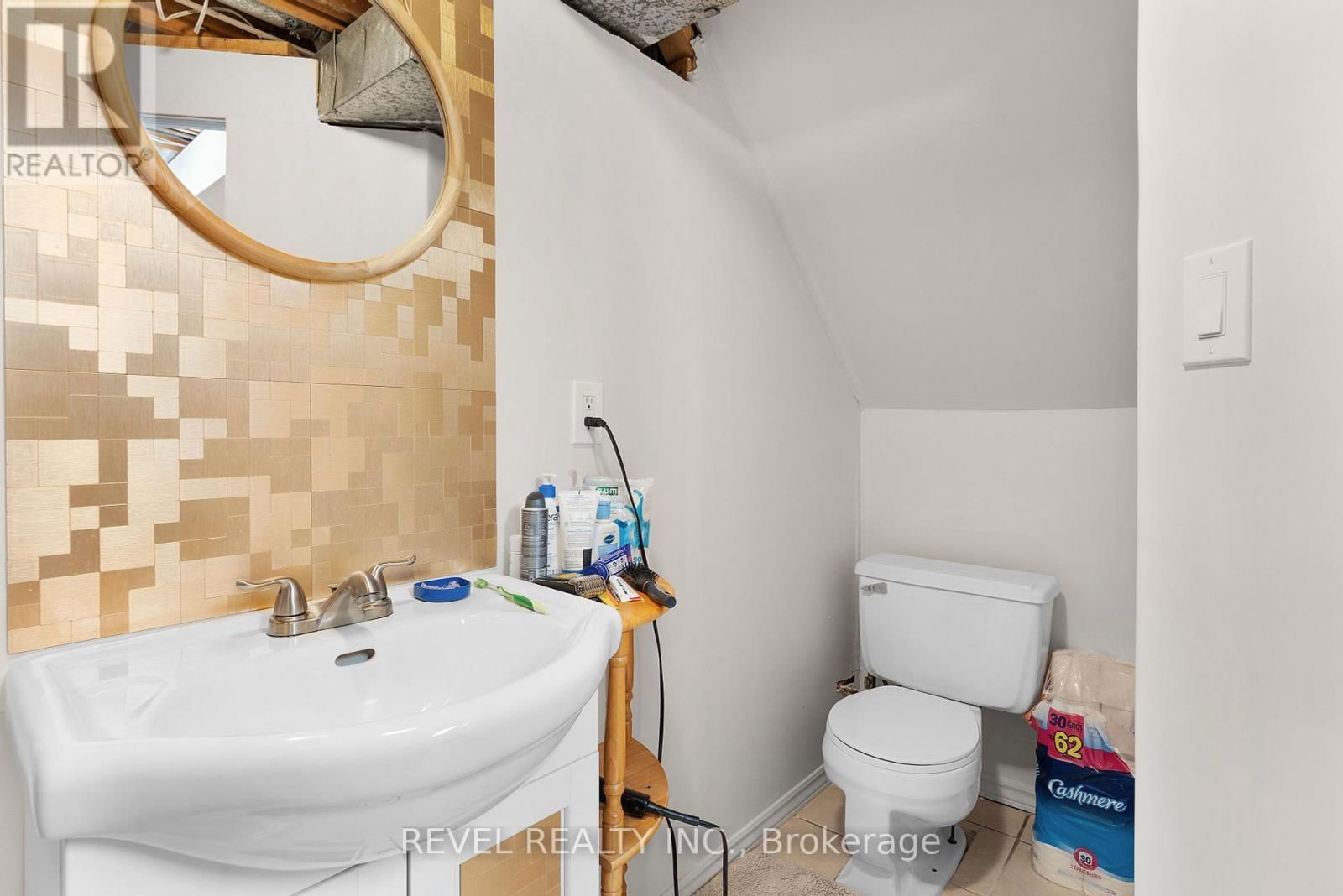 8 - 122 LAKESHORE ROAD Image 29