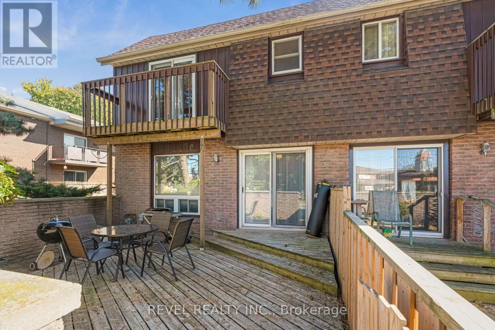 8 - 122 LAKESHORE ROAD Image 30