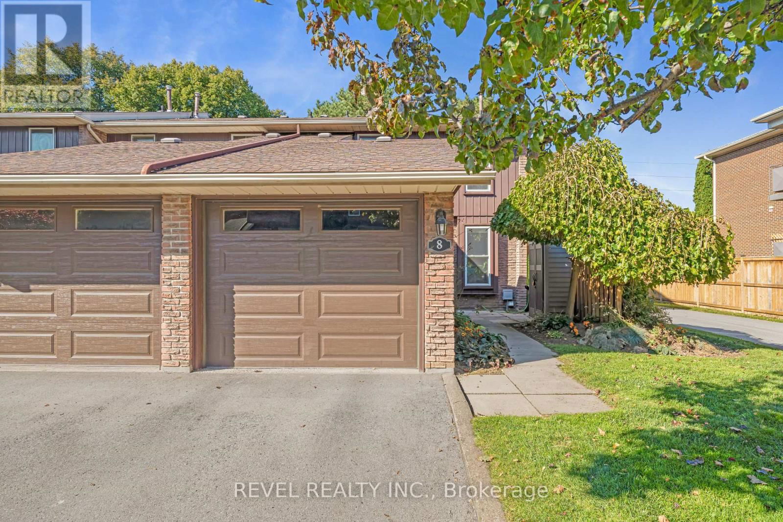 8 - 122 LAKESHORE ROAD Image 35