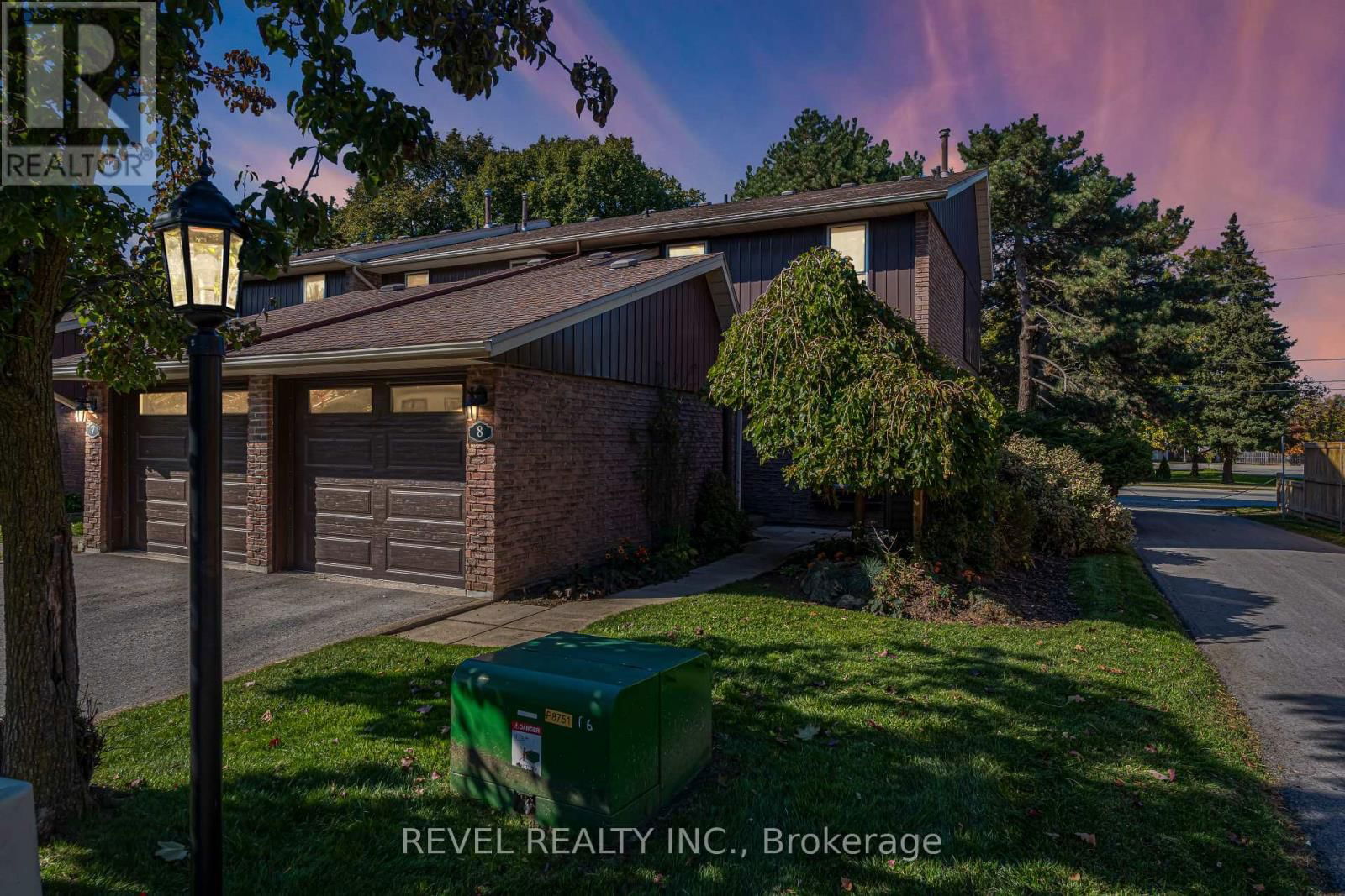 8 - 122 LAKESHORE ROAD Image 37