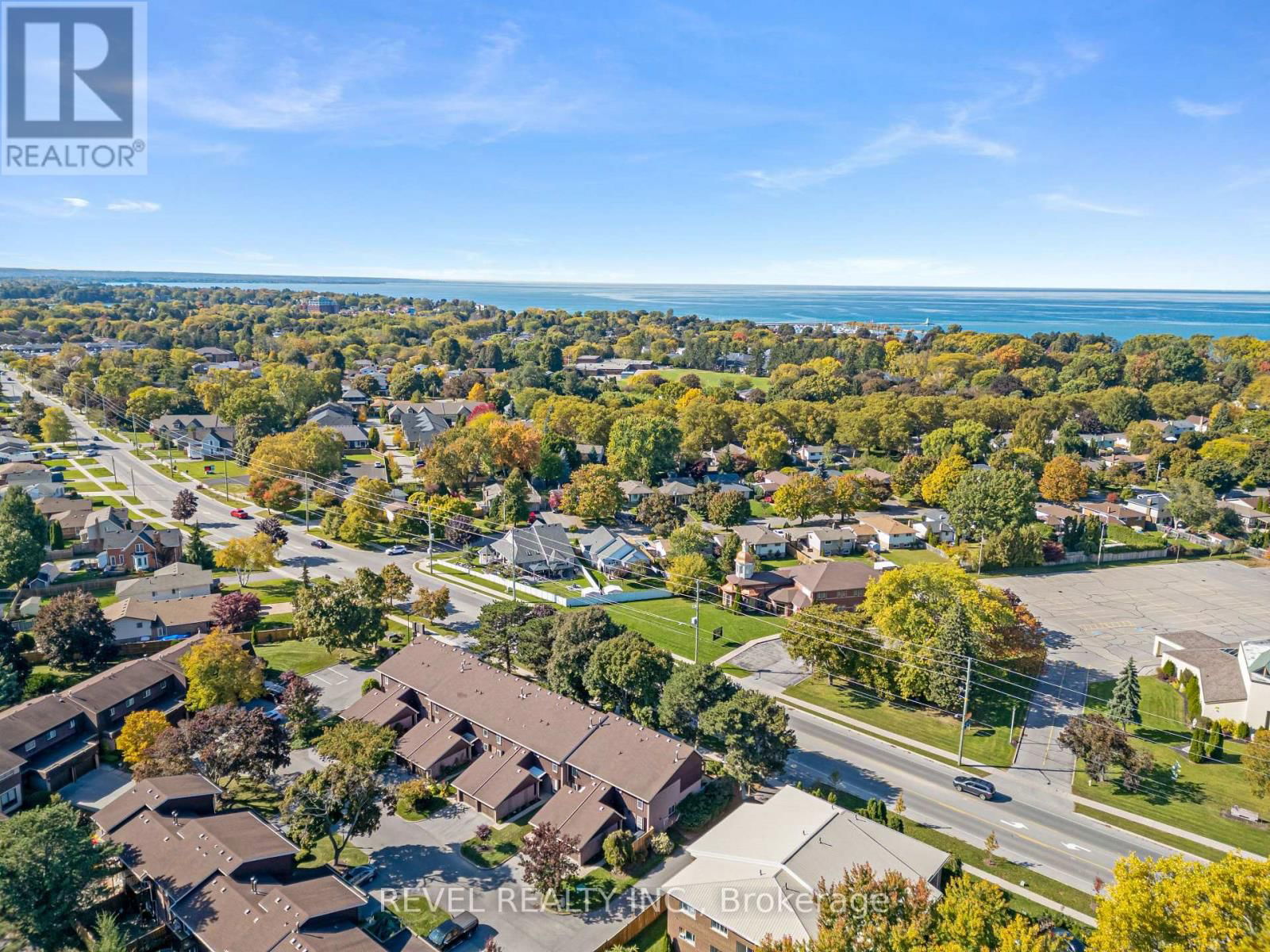 8 - 122 LAKESHORE ROAD Image 41