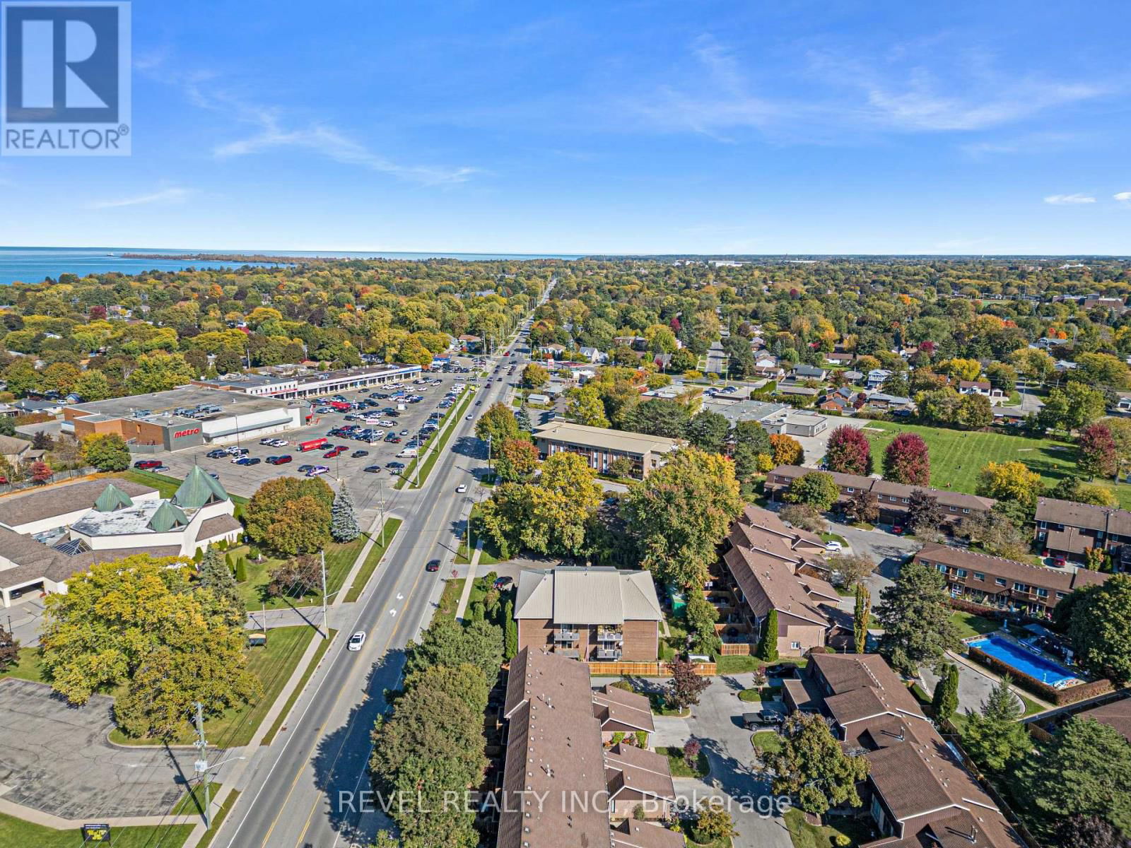 8 - 122 LAKESHORE ROAD Image 42