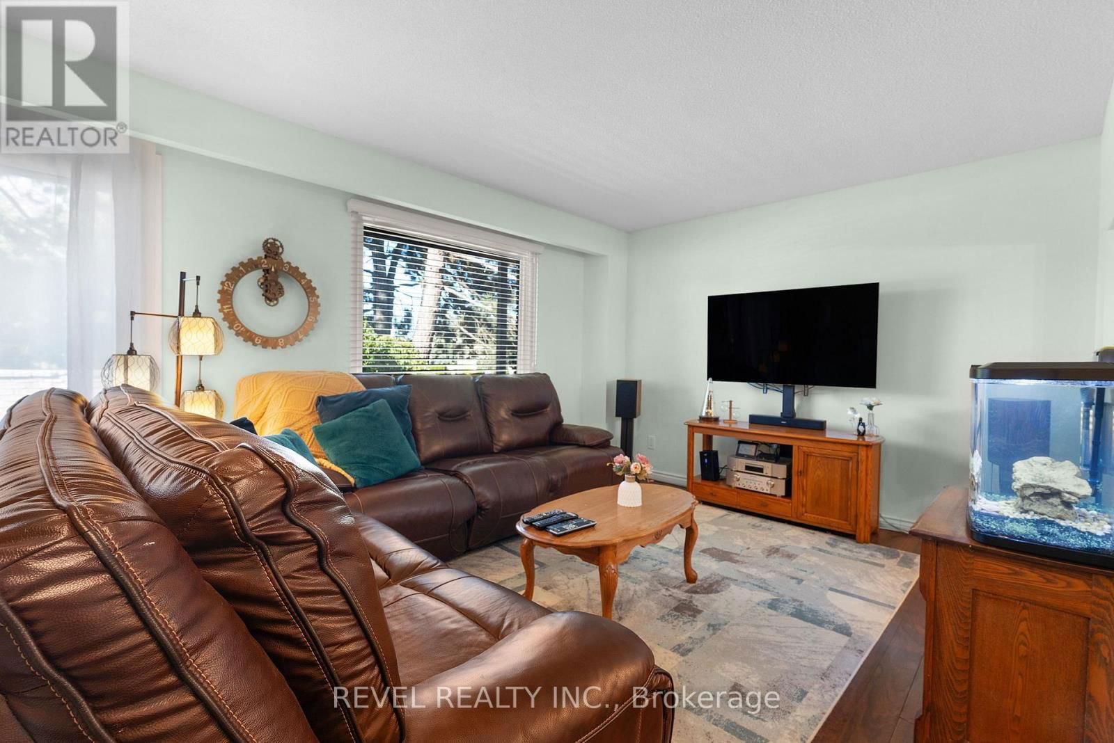 8 - 122 LAKESHORE ROAD Image 9