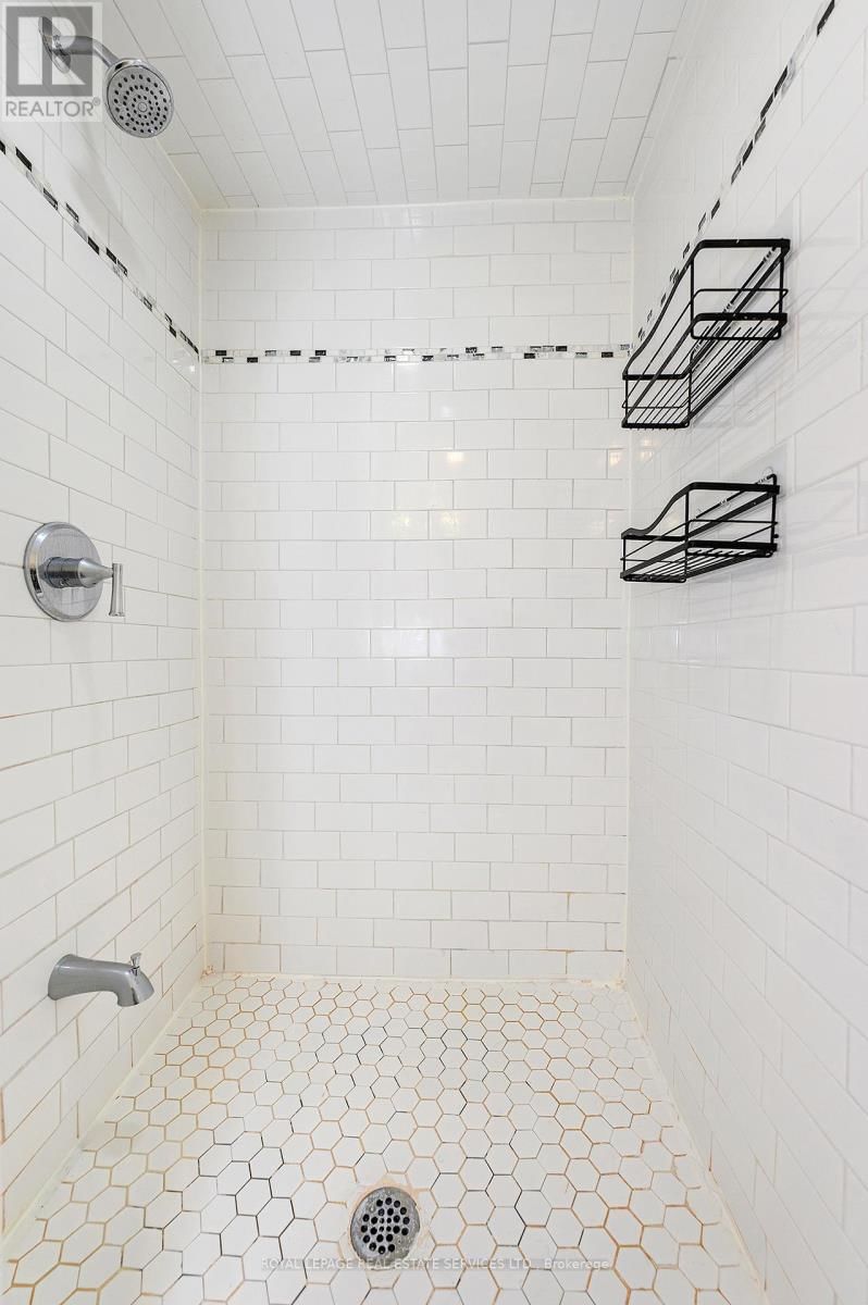 99 MOUNTBATTEN DRIVE Image 30