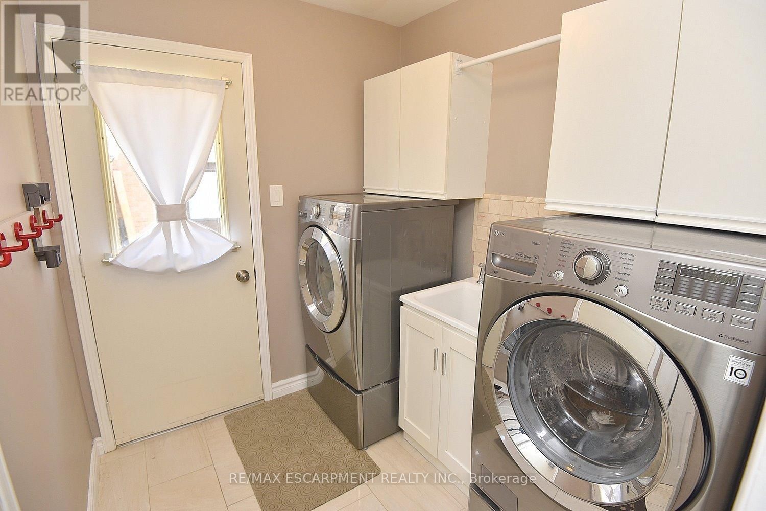 3 SUTER CRESCENT Image 17