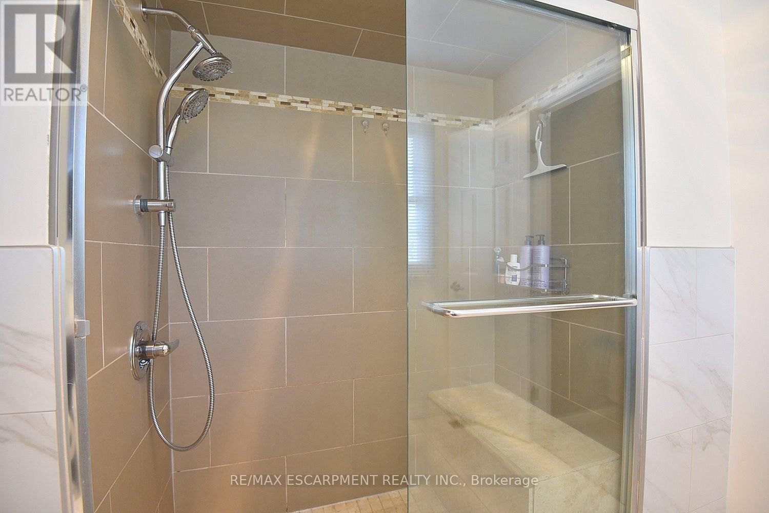 3 SUTER CRESCENT Image 22
