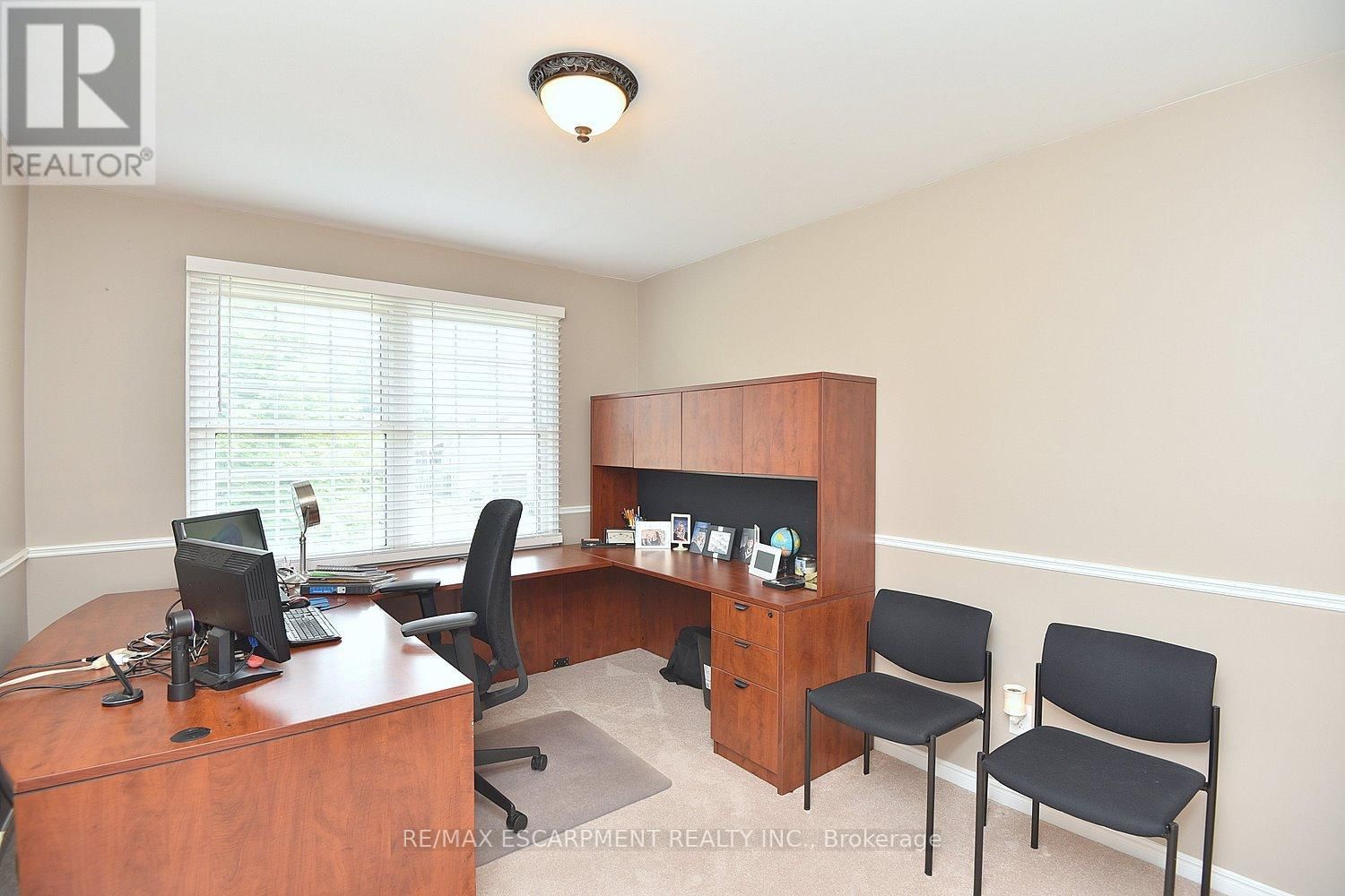 3 SUTER CRESCENT Image 26