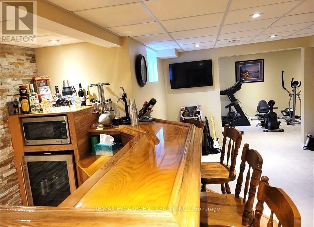 3 SUTER CRESCENT Image 29