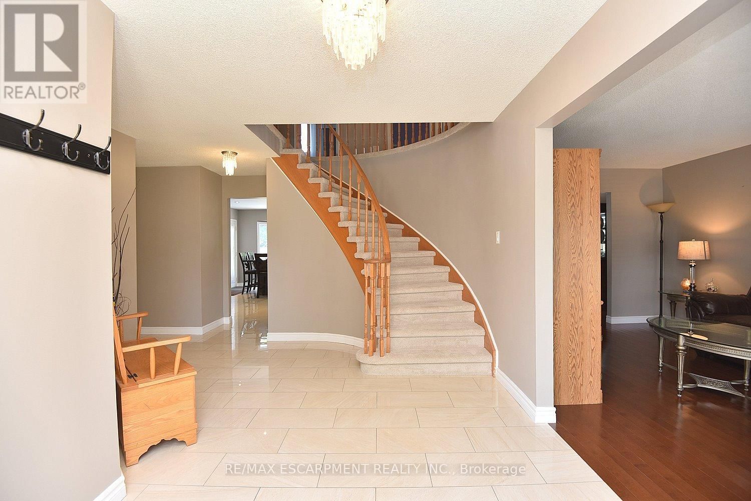 3 SUTER CRESCENT Image 4