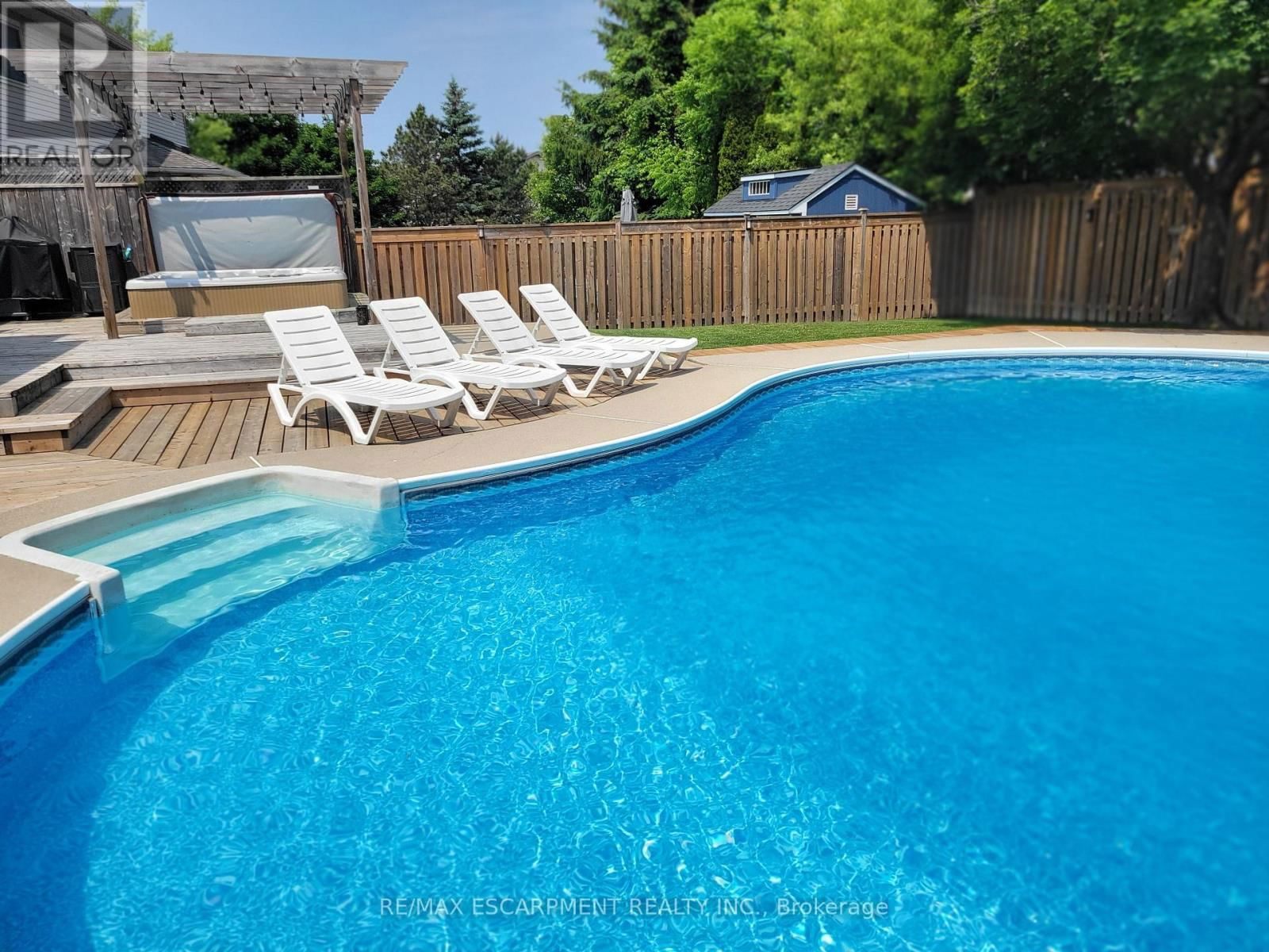 3 SUTER CRESCENT Image 40