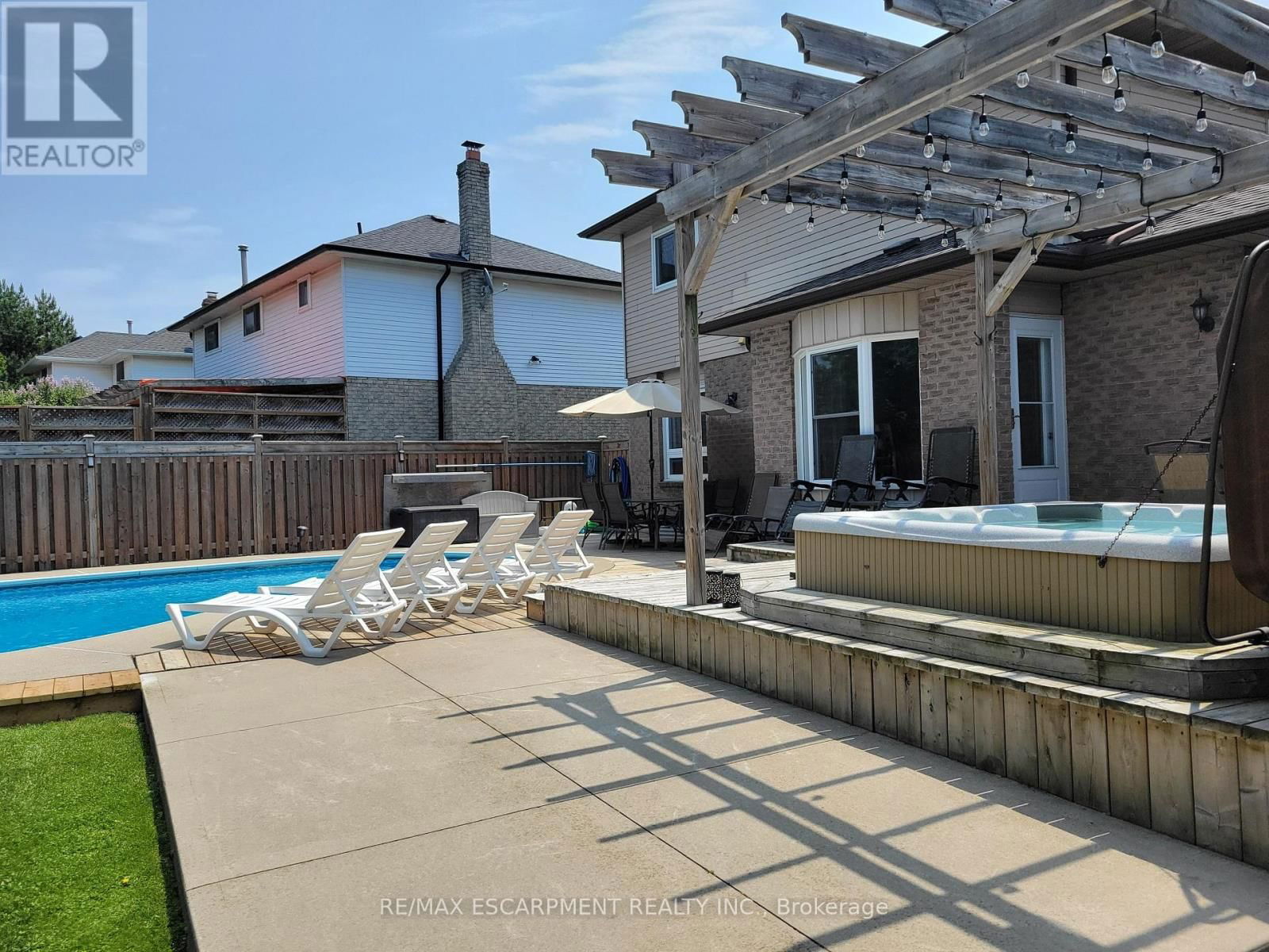 3 SUTER CRESCENT Image 43