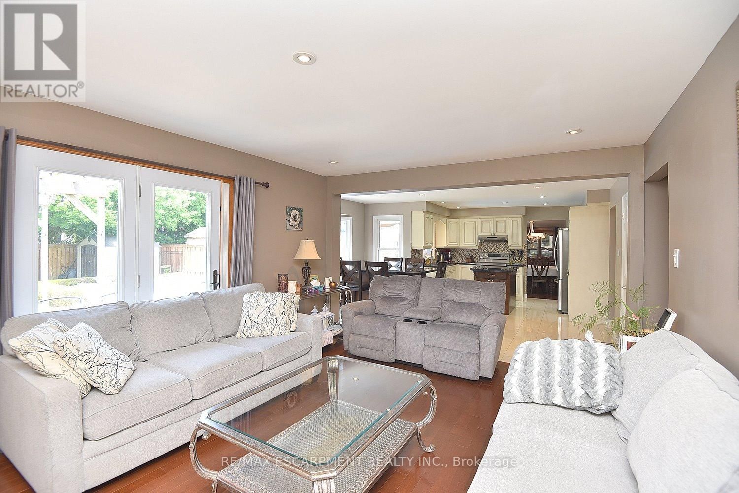 3 SUTER CRESCENT Image 9