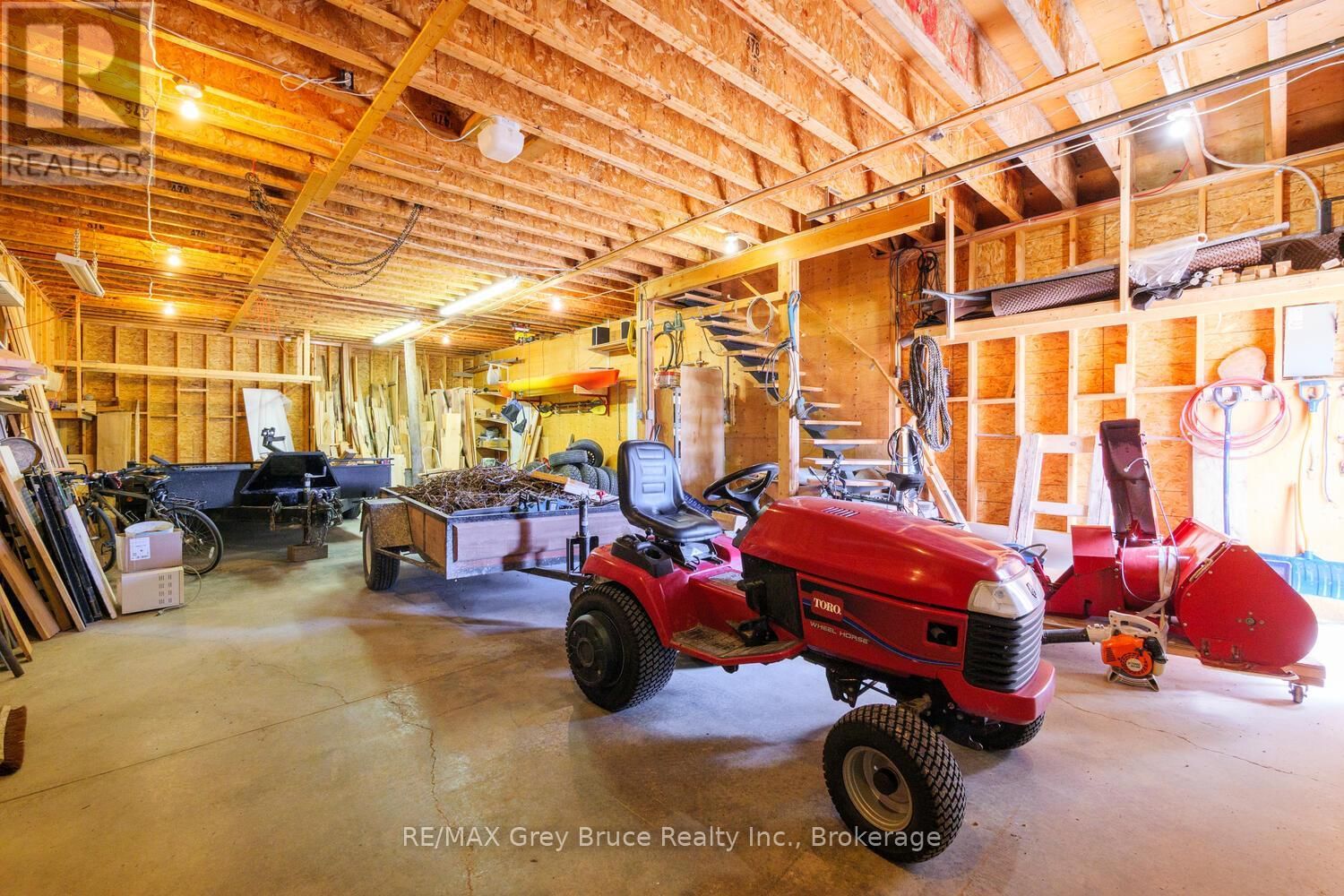 20 MAPLE DRIVE Image 36