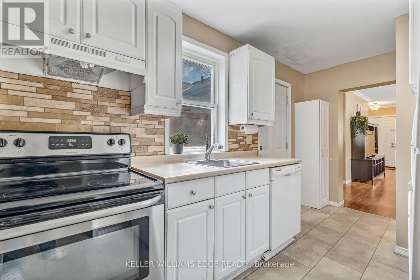 177 YOUNG STREET Image 20