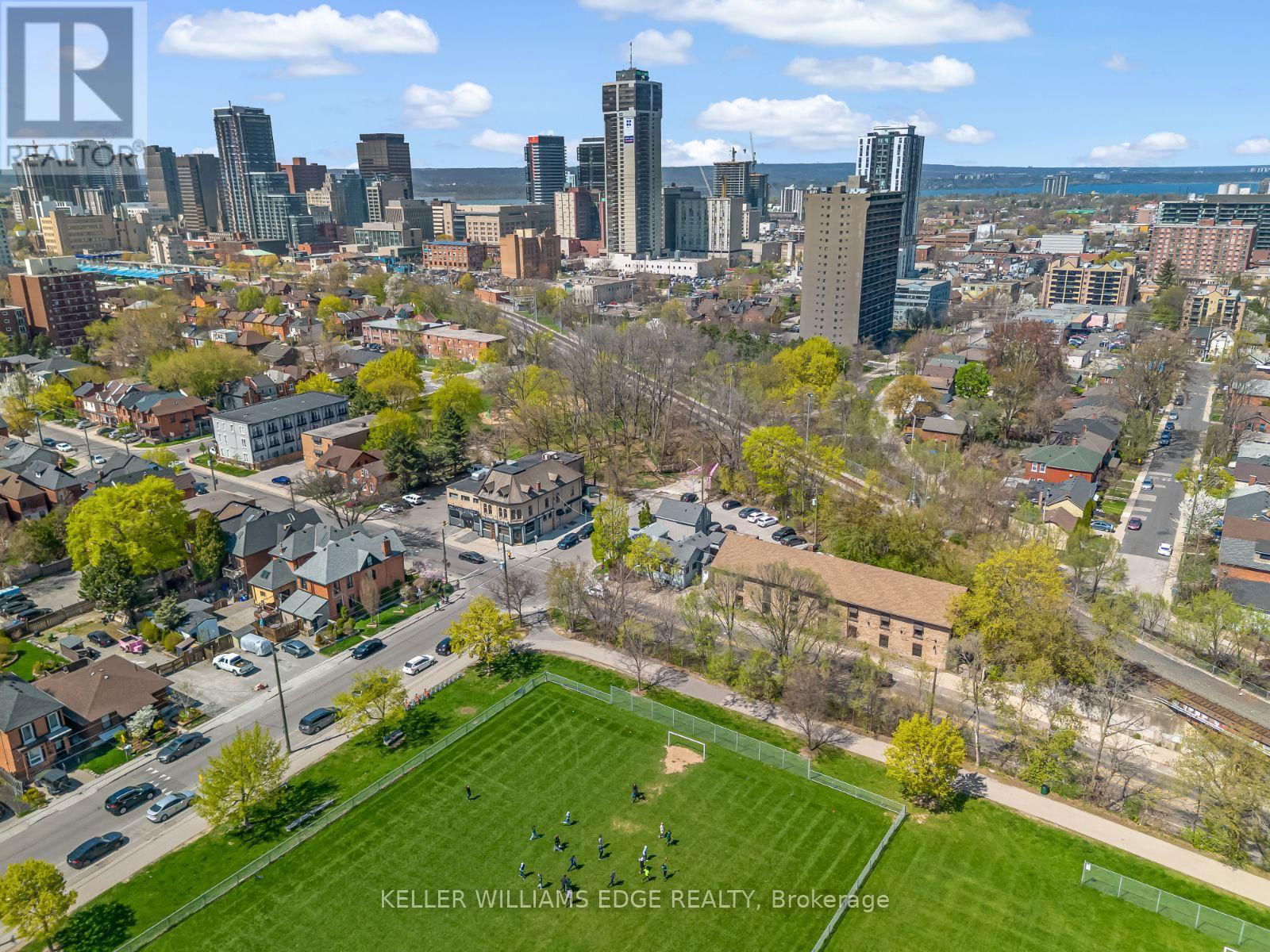 177 YOUNG STREET Image 30