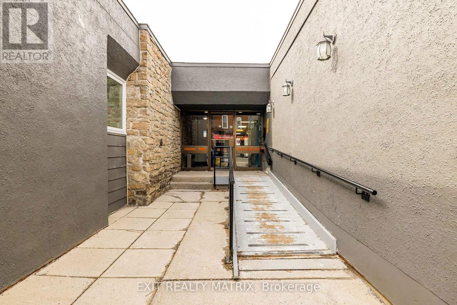 Unit 1 - 74 BRIDGE STREET Image 2
