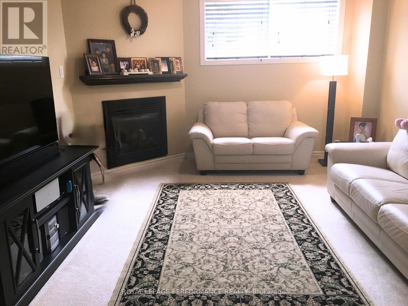 414 GALATINA WAY Image 16