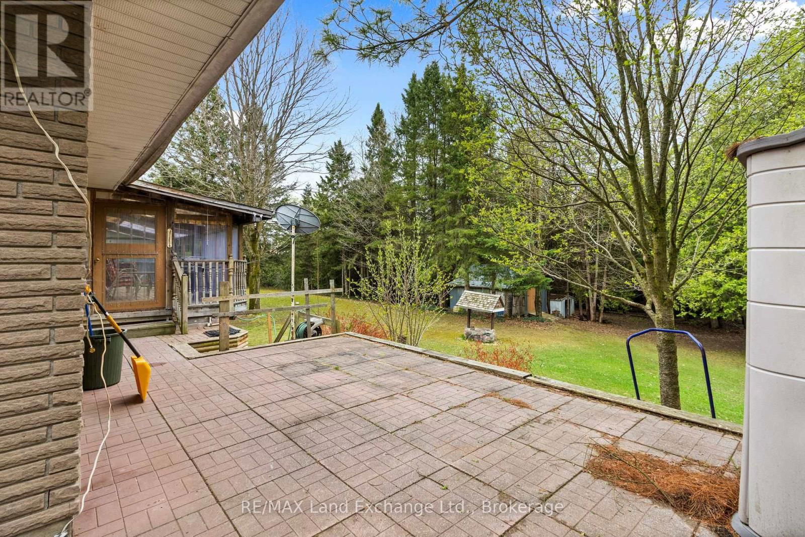 114076 GREY 3 ROAD Image 34