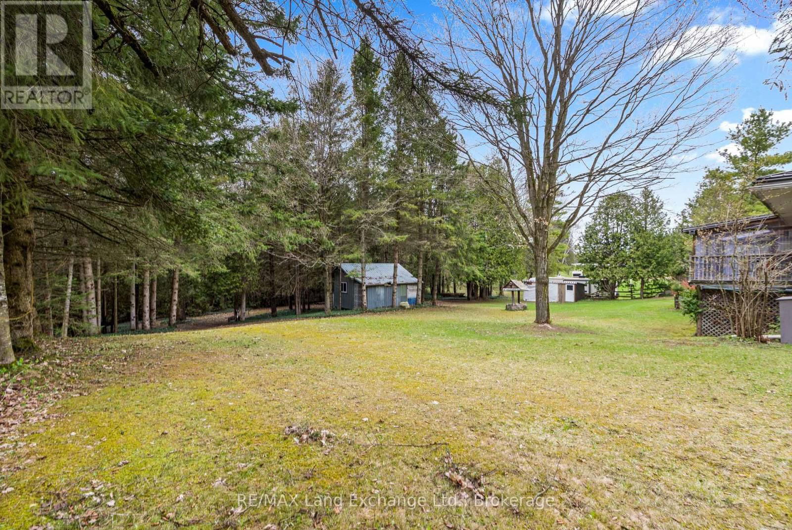 114076 GREY 3 ROAD Image 37