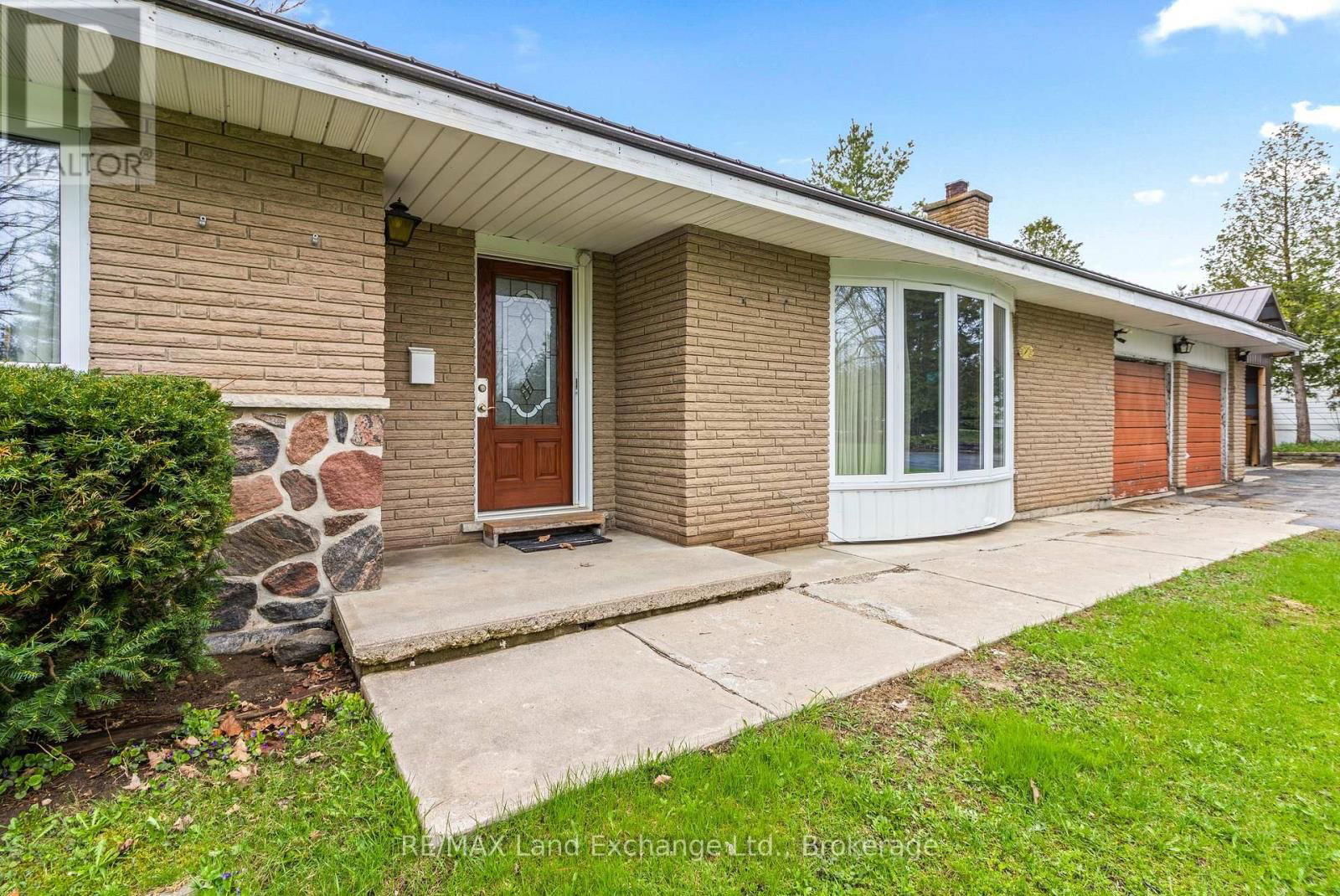114076 GREY 3 ROAD Image 7