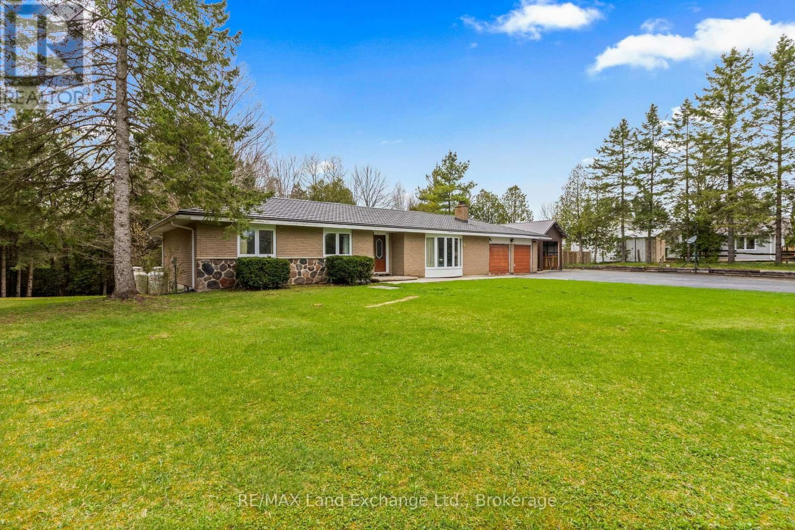 114076 GREY 3 ROAD Image 8