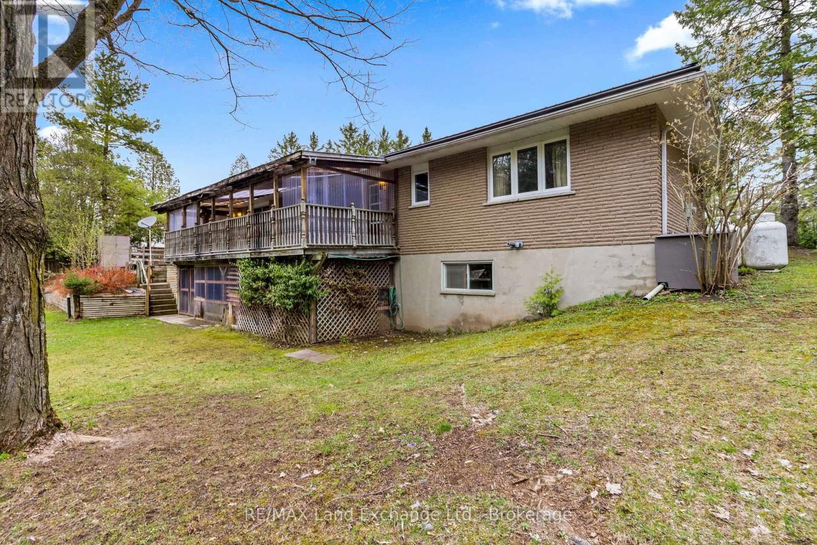 114076 GREY 3 ROAD Image 9