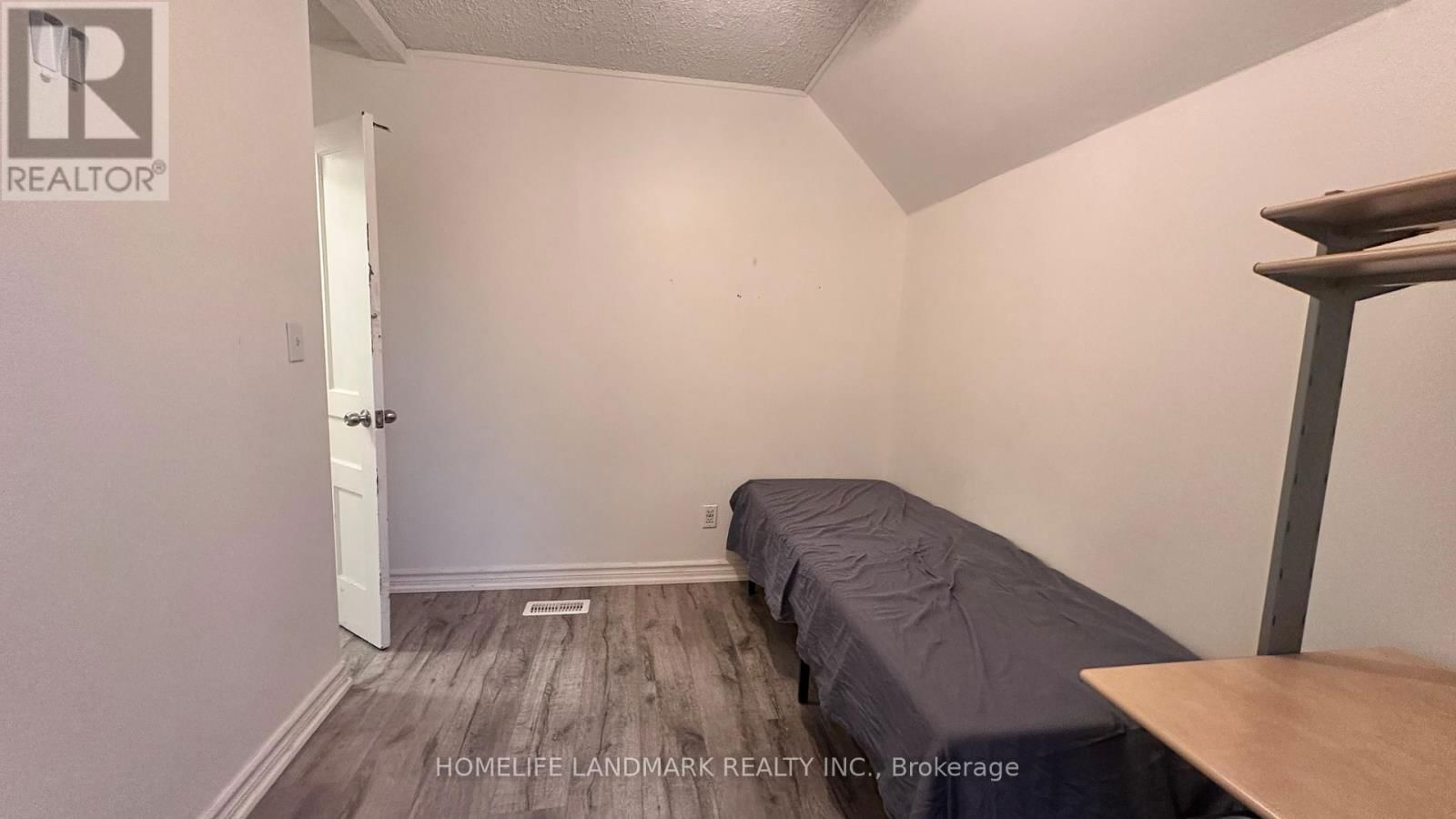 107 ROYAL AVENUE Image 16