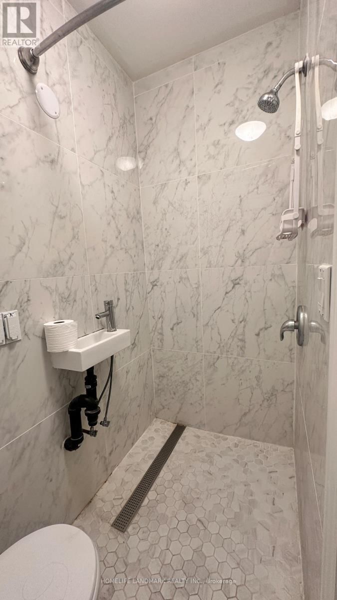 107 ROYAL AVENUE Image 21