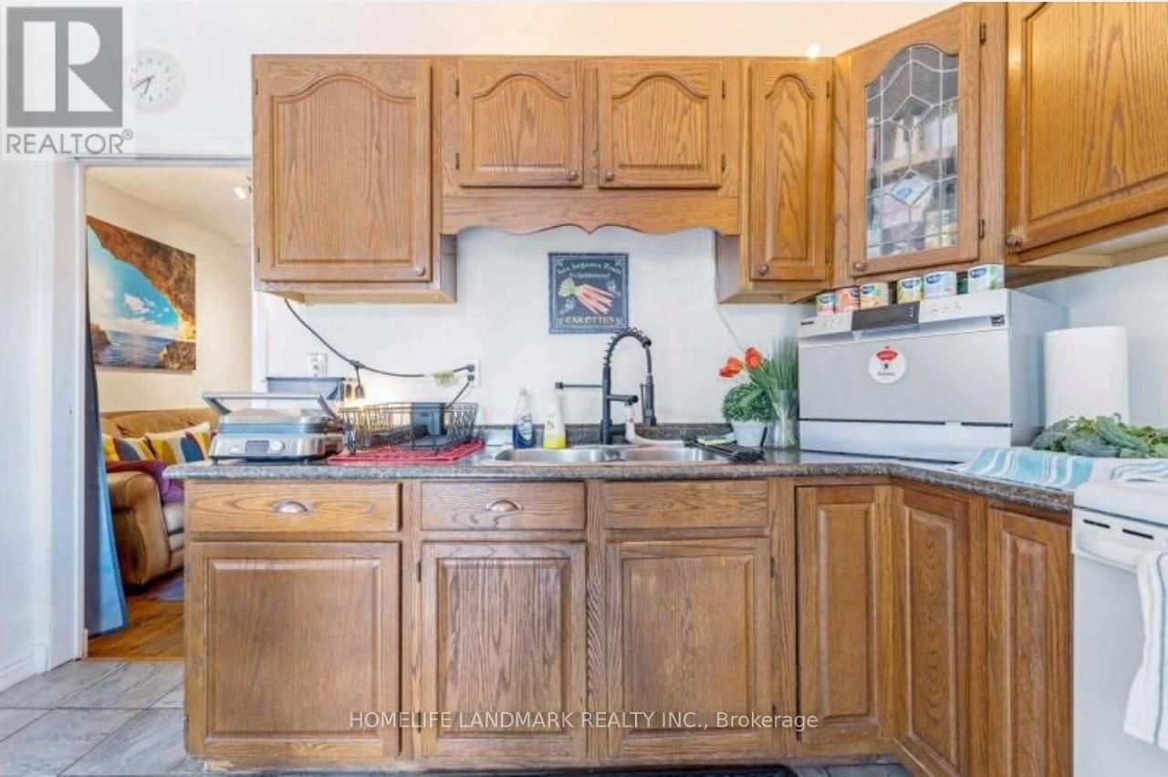107 ROYAL AVENUE Image 7