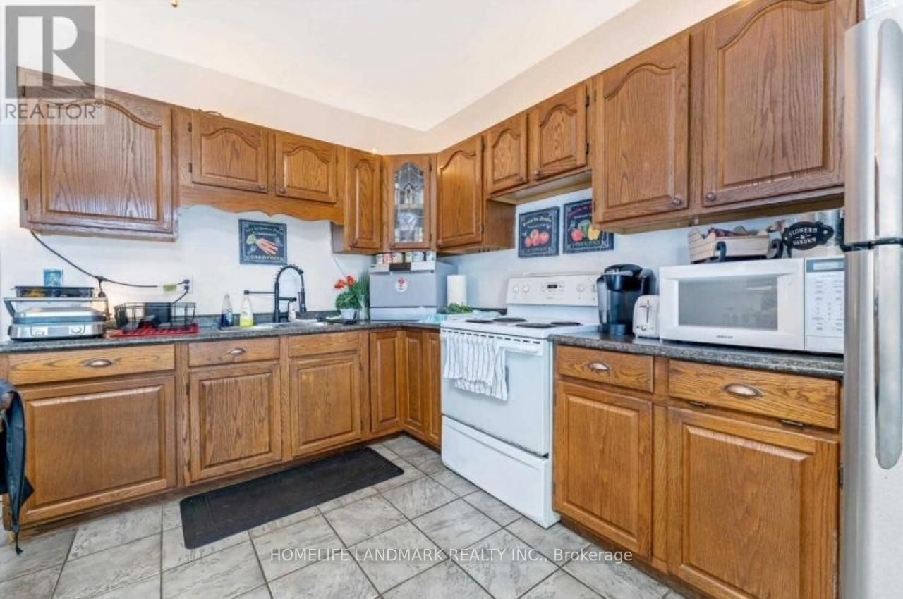 107 ROYAL AVENUE Image 8