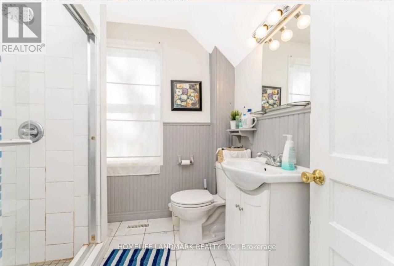 107 ROYAL AVENUE Image 9