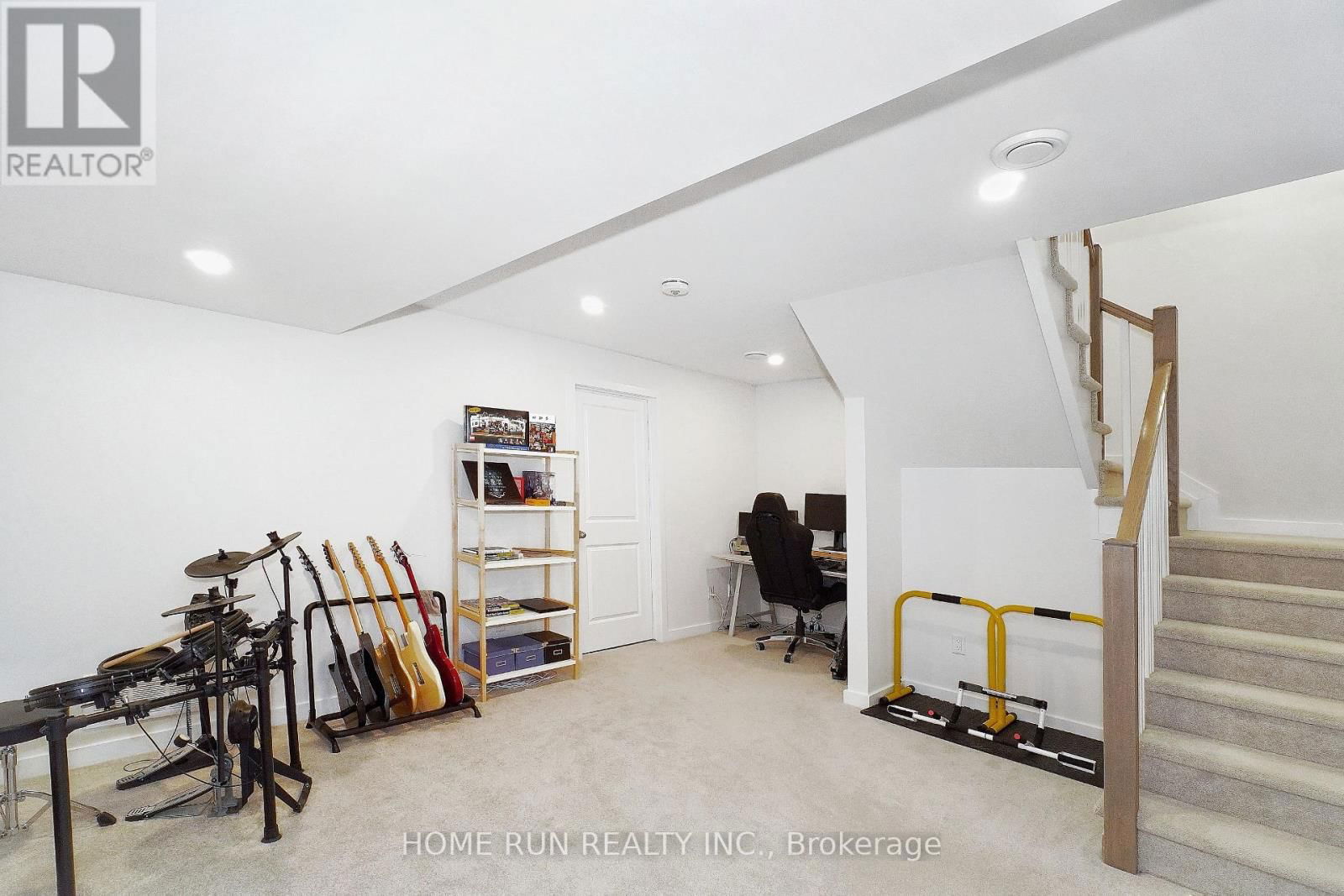 1409 HEMLOCK ROAD Image 35