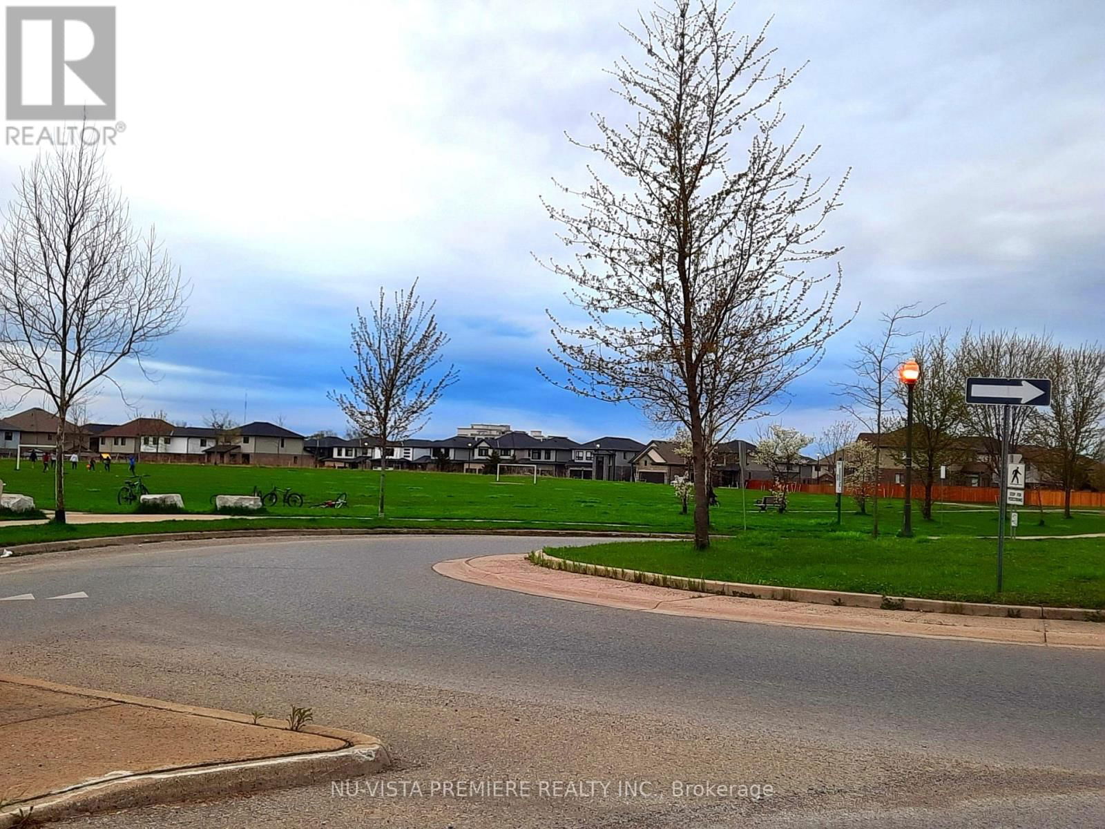 1908 CORONATION DRIVE Image 9