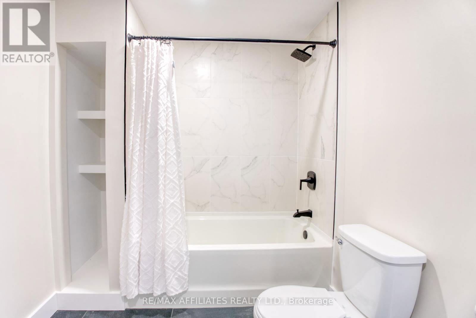 48 TROTTERS LANE Image 33