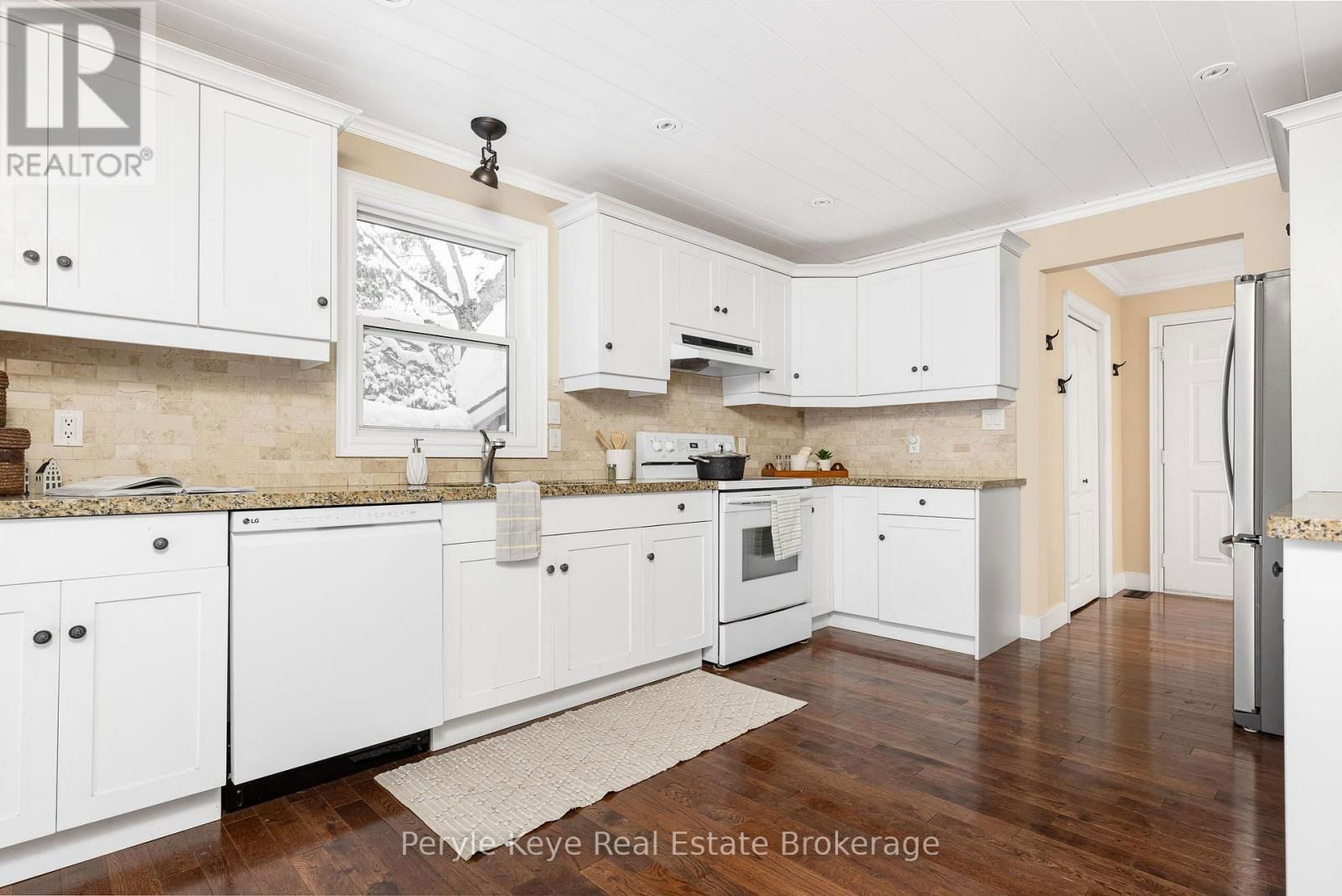 33 MEADOW HEIGHTS DRIVE Image 21