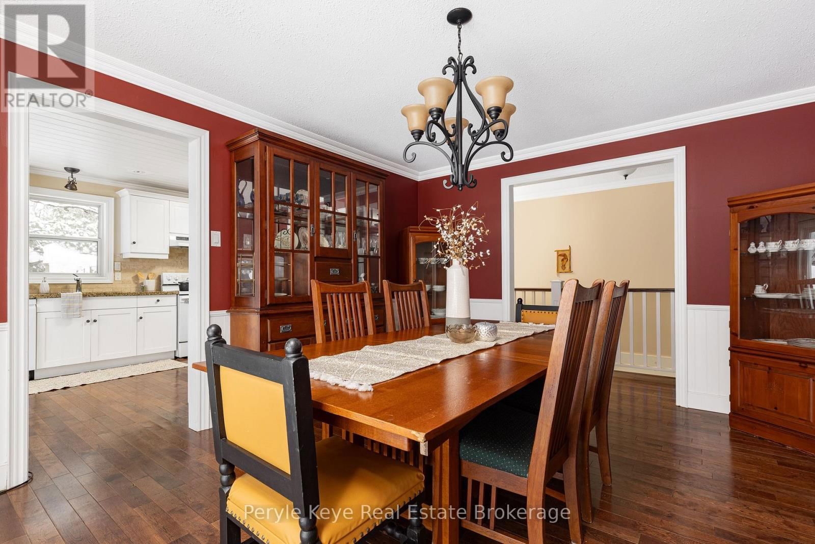 33 MEADOW HEIGHTS DRIVE Image 36