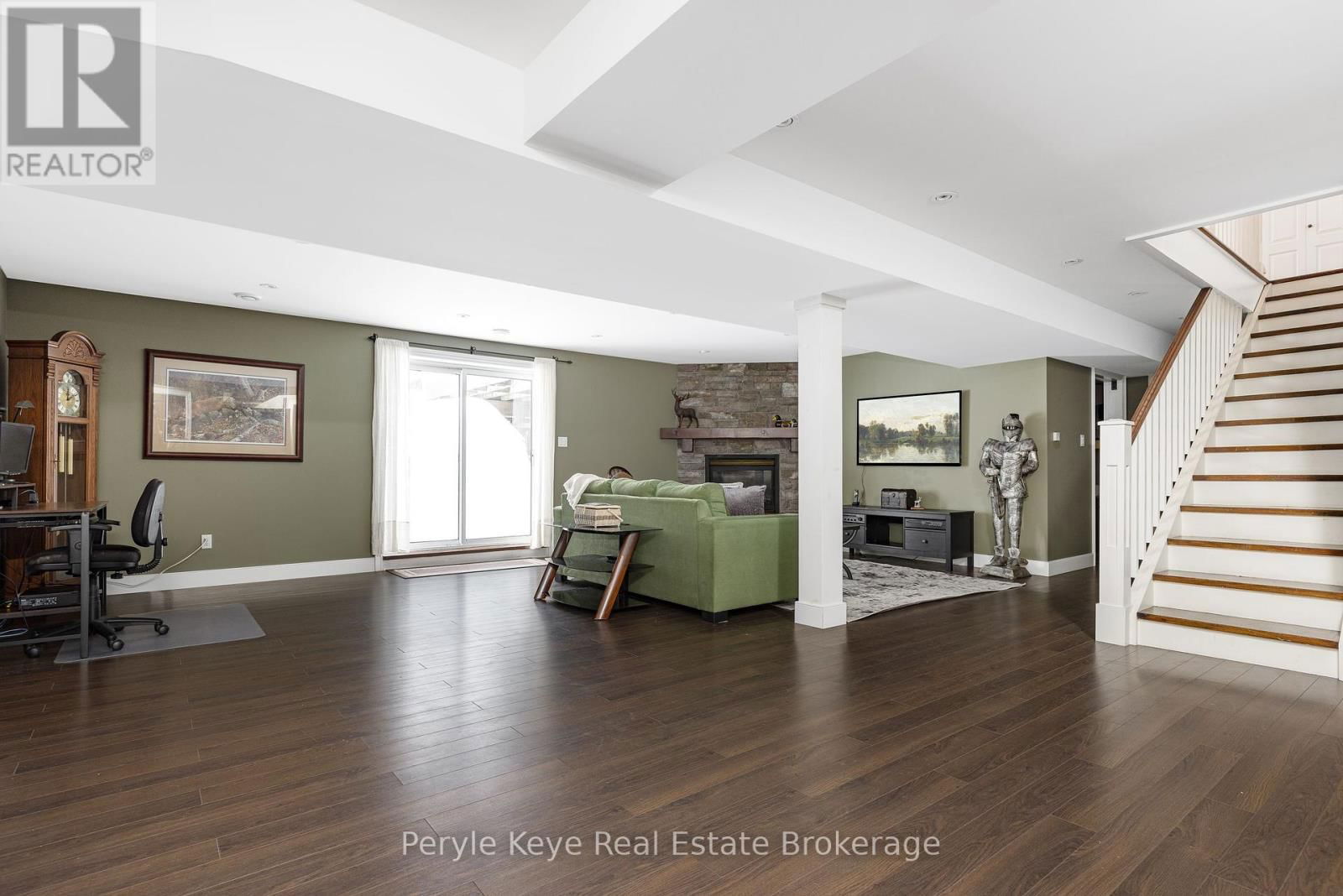 33 MEADOW HEIGHTS DRIVE Image 40