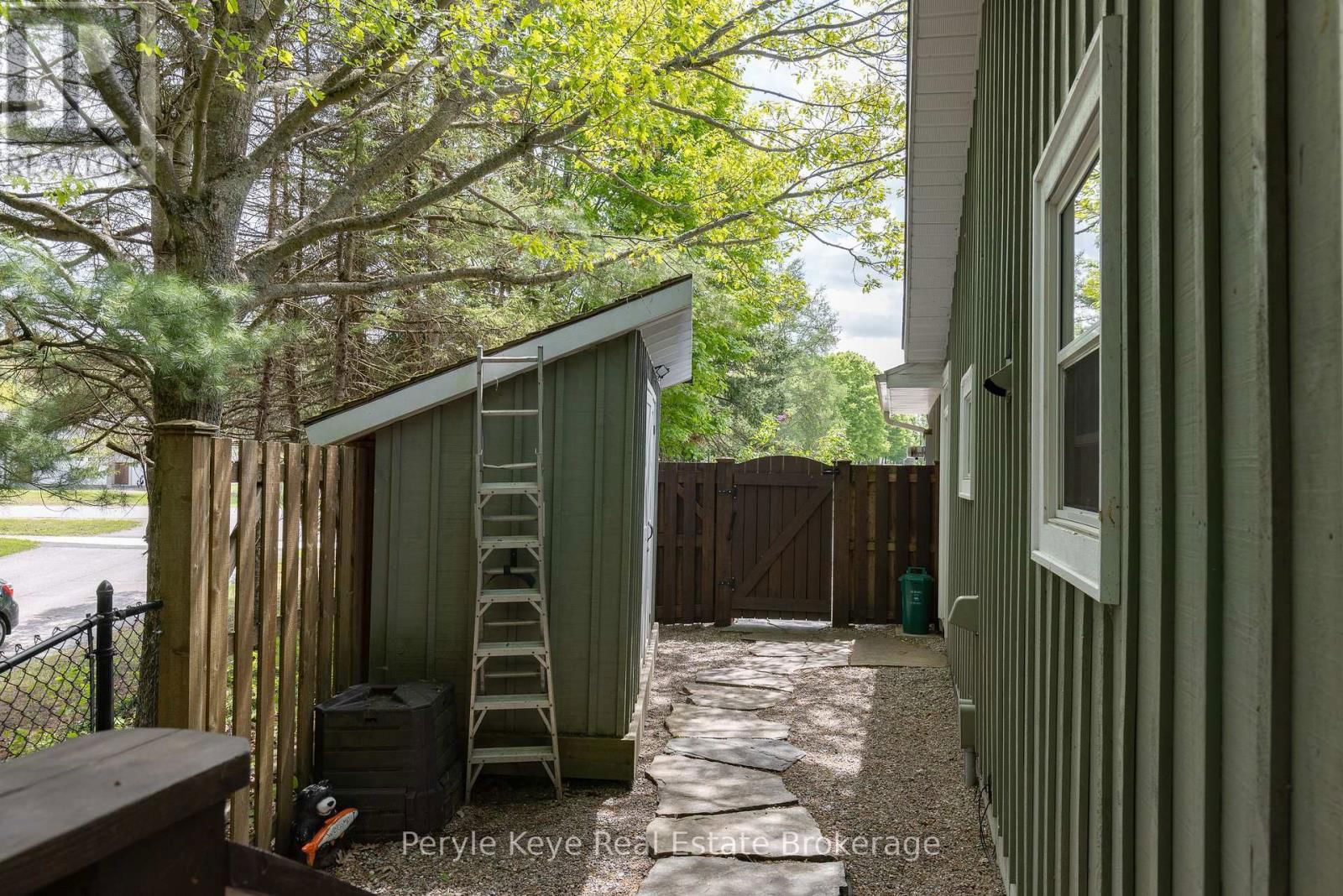 33 MEADOW HEIGHTS DRIVE Image 48