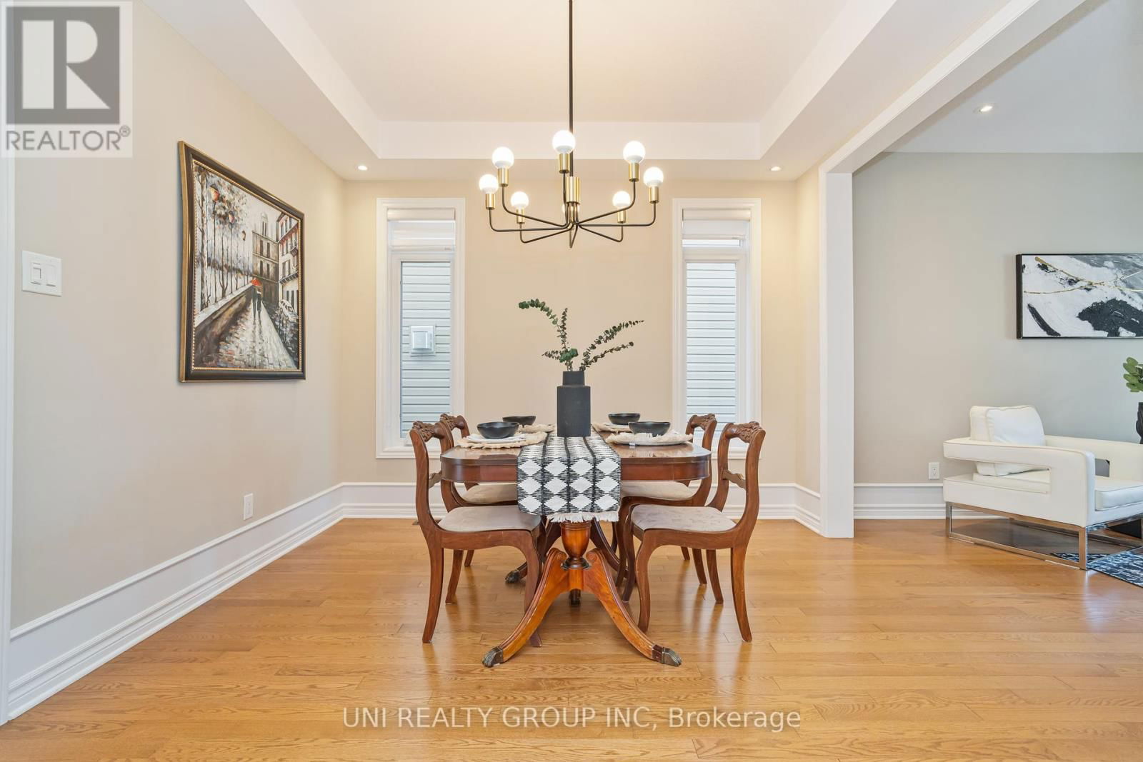172 CAMBIE ROAD Image 11