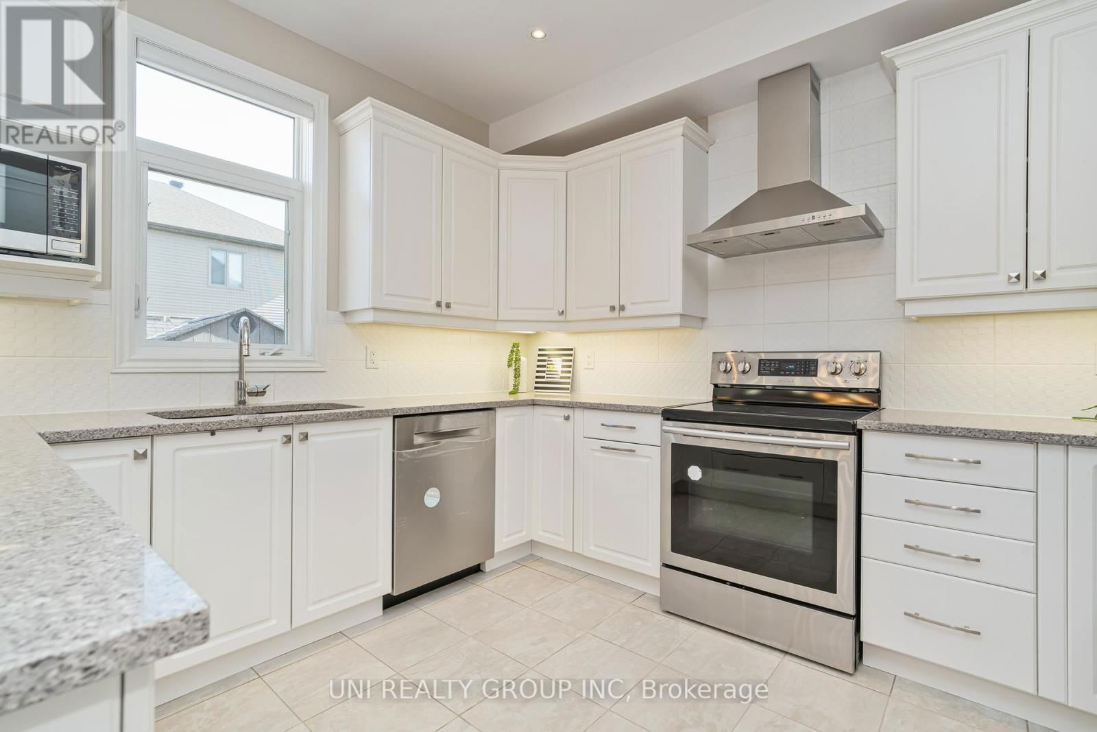 172 CAMBIE ROAD Image 14