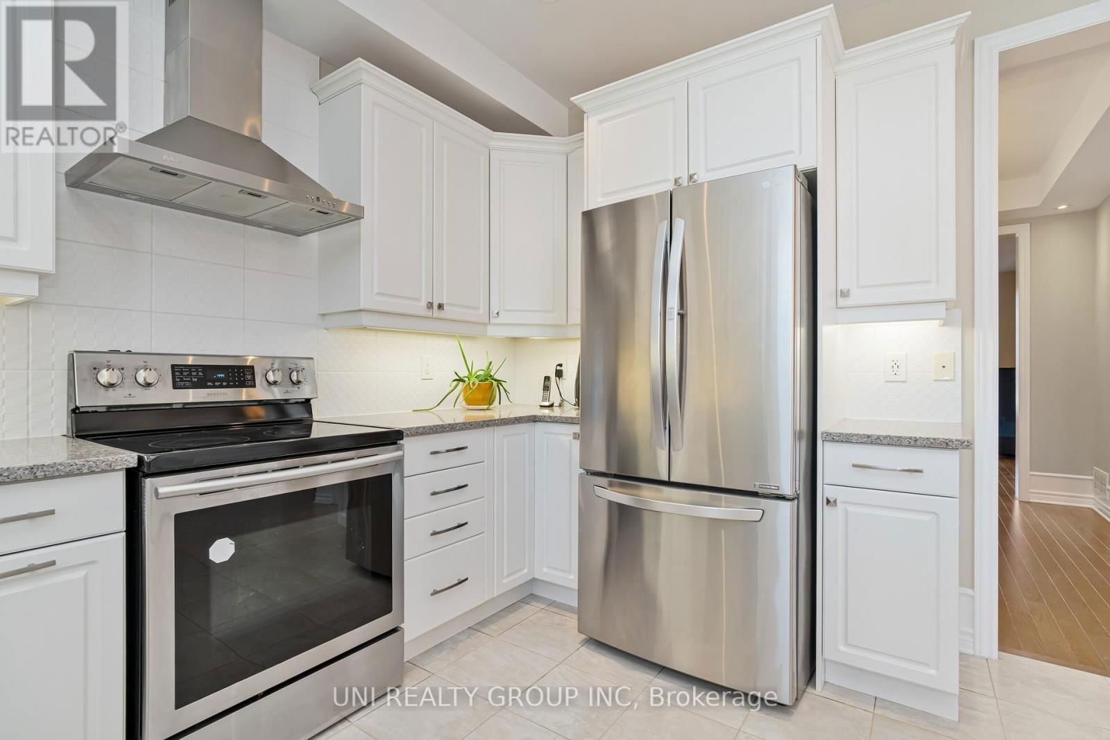 172 CAMBIE ROAD Image 16