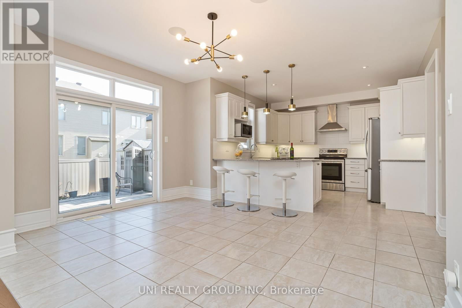 172 CAMBIE ROAD Image 17