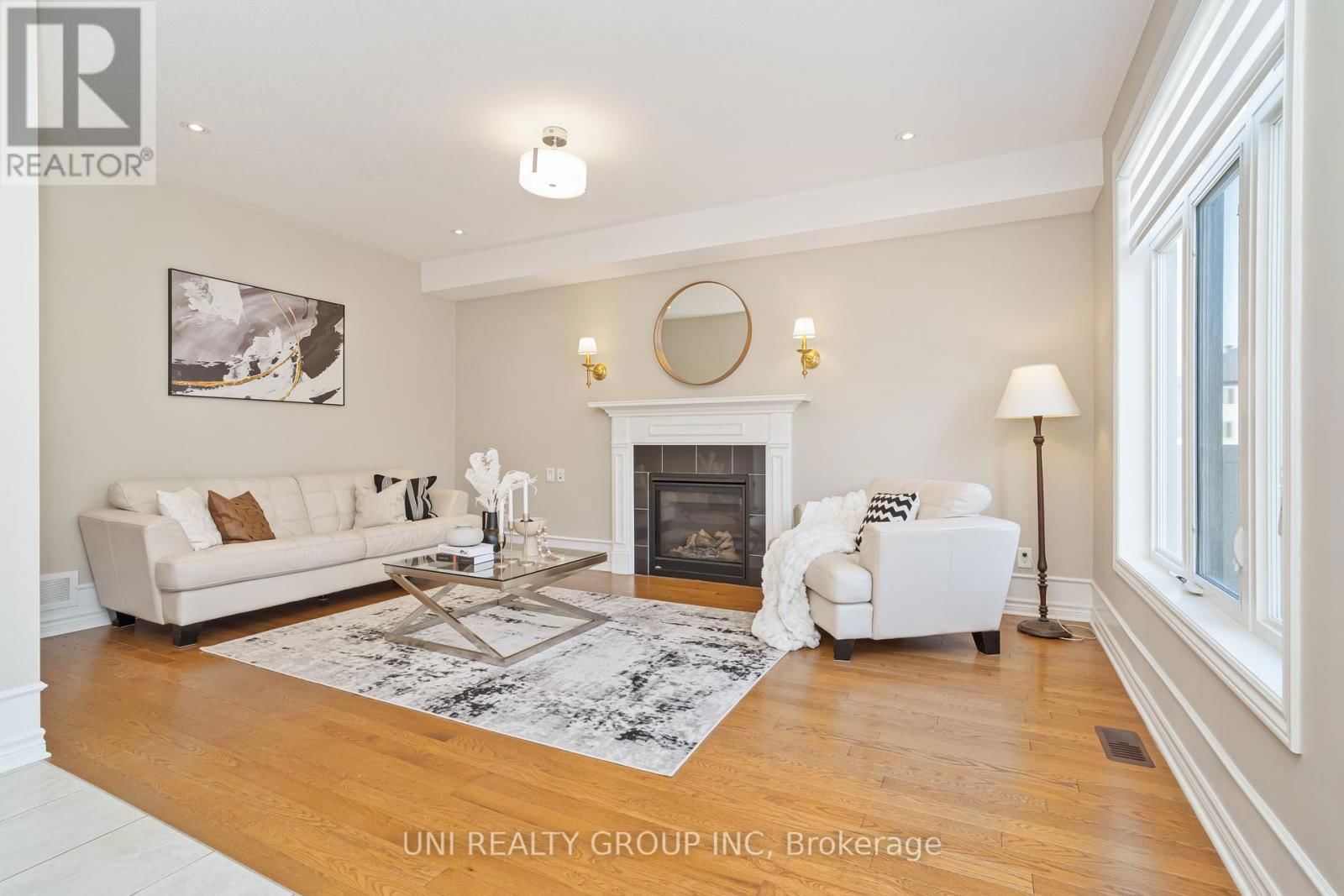 172 CAMBIE ROAD Image 20