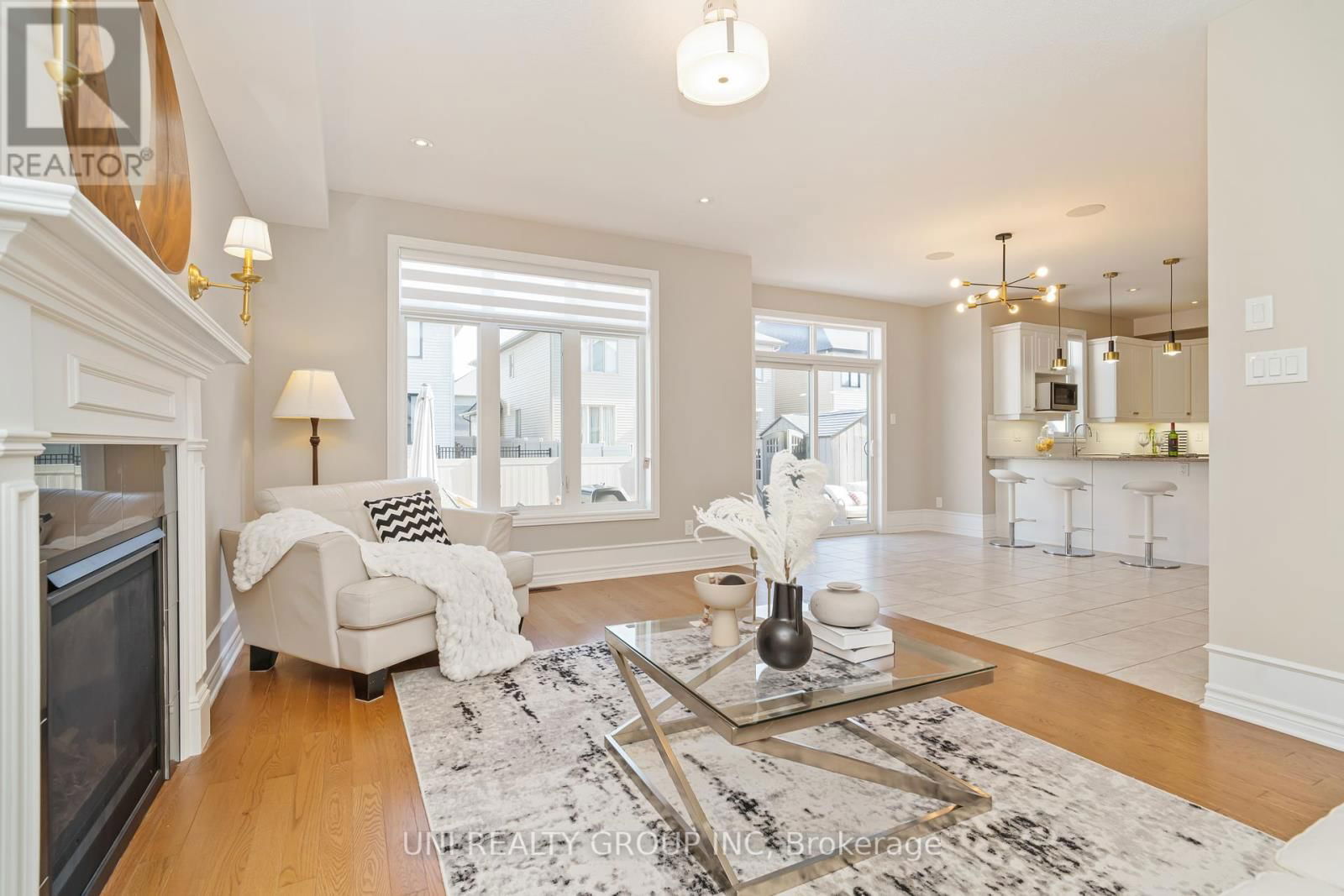 172 CAMBIE ROAD Image 22