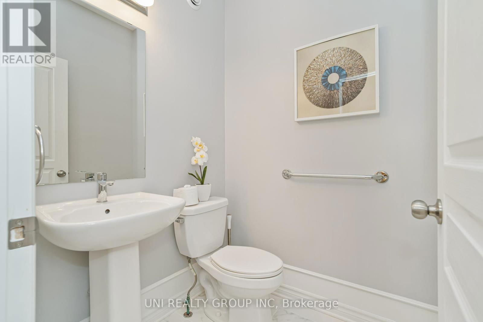 172 CAMBIE ROAD Image 23