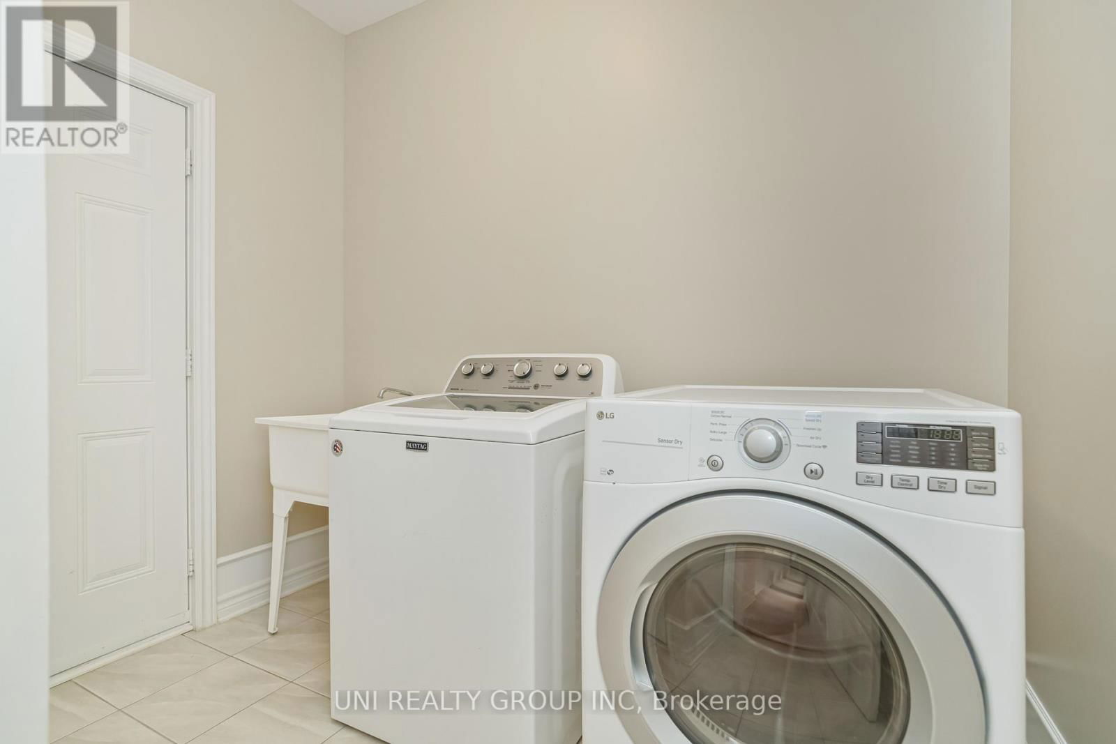 172 CAMBIE ROAD Image 26