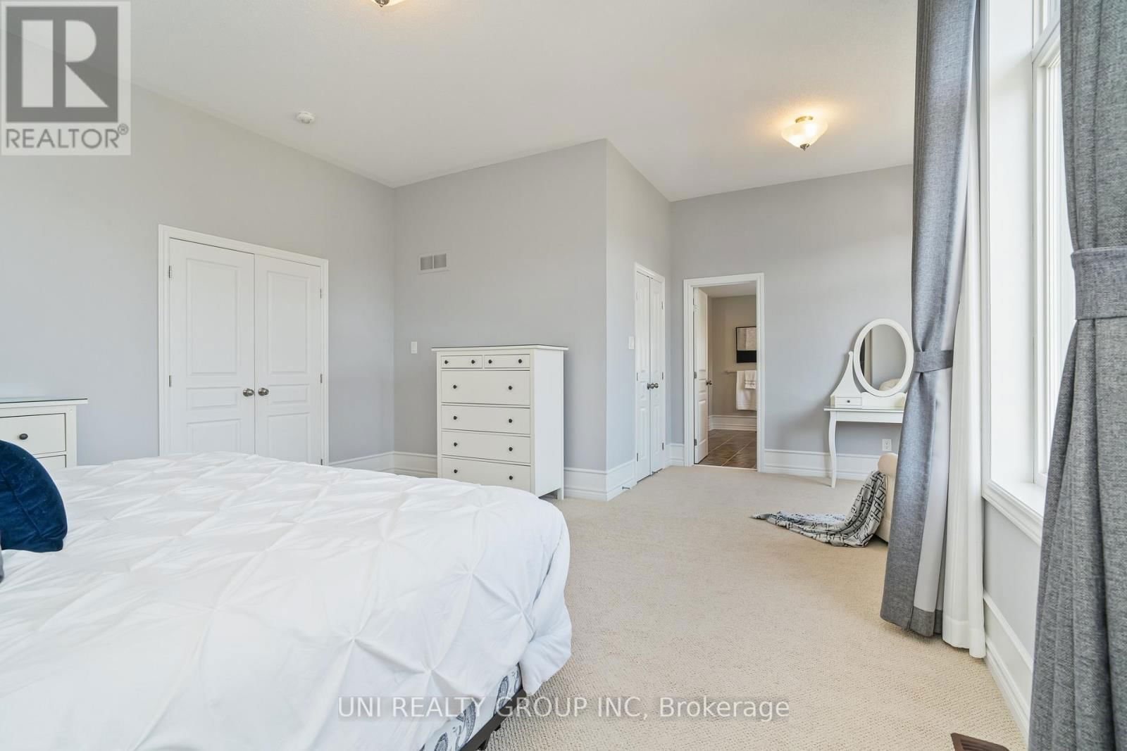 172 CAMBIE ROAD Image 31