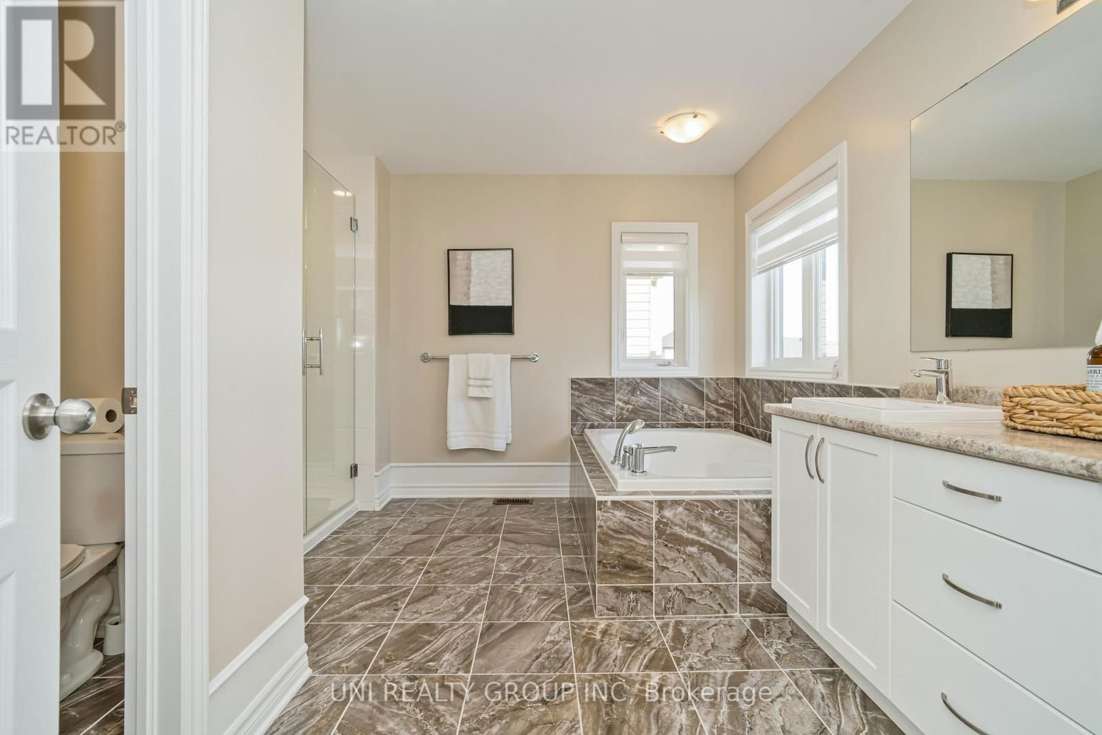 172 CAMBIE ROAD Image 33