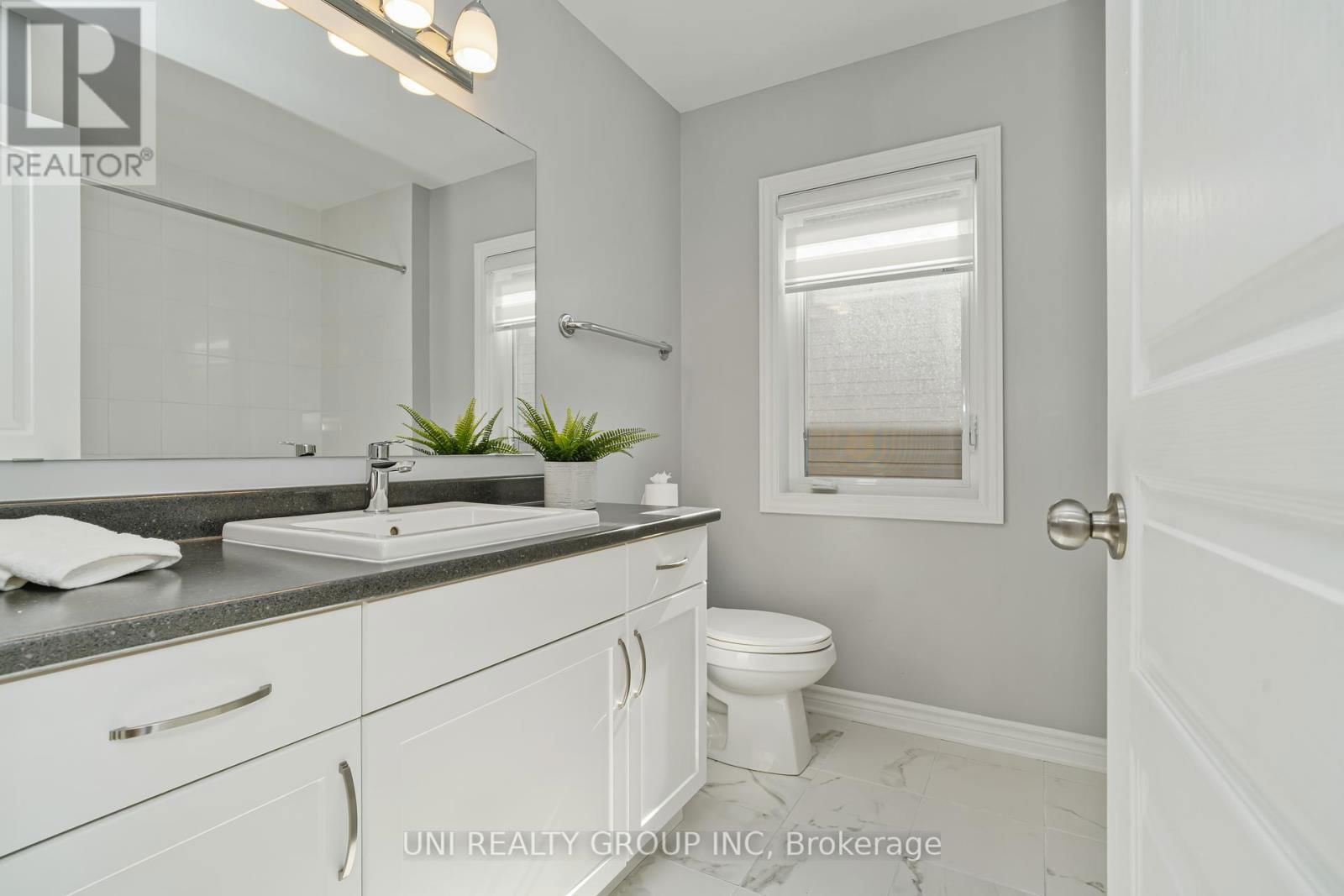 172 CAMBIE ROAD Image 39