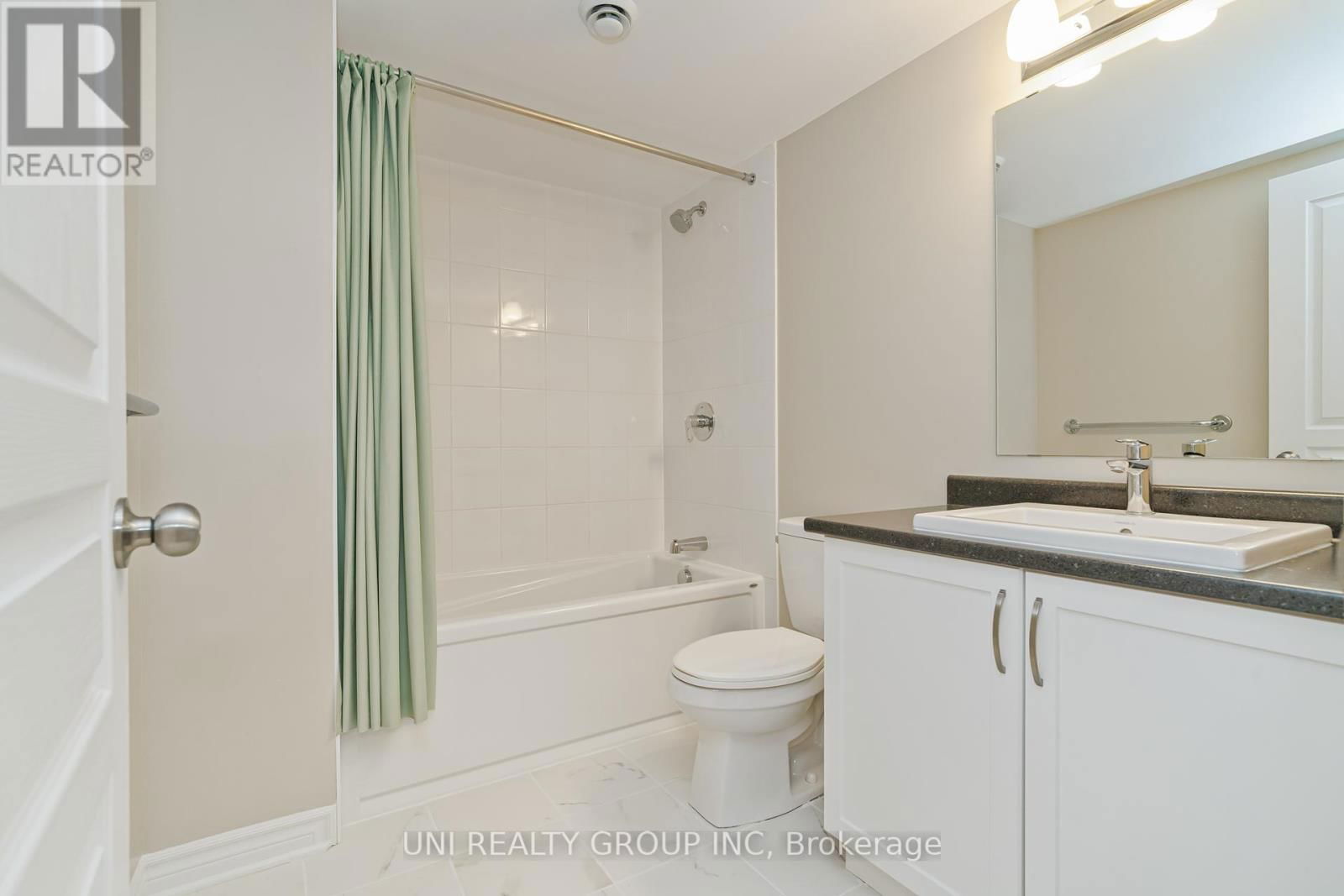 172 CAMBIE ROAD Image 45